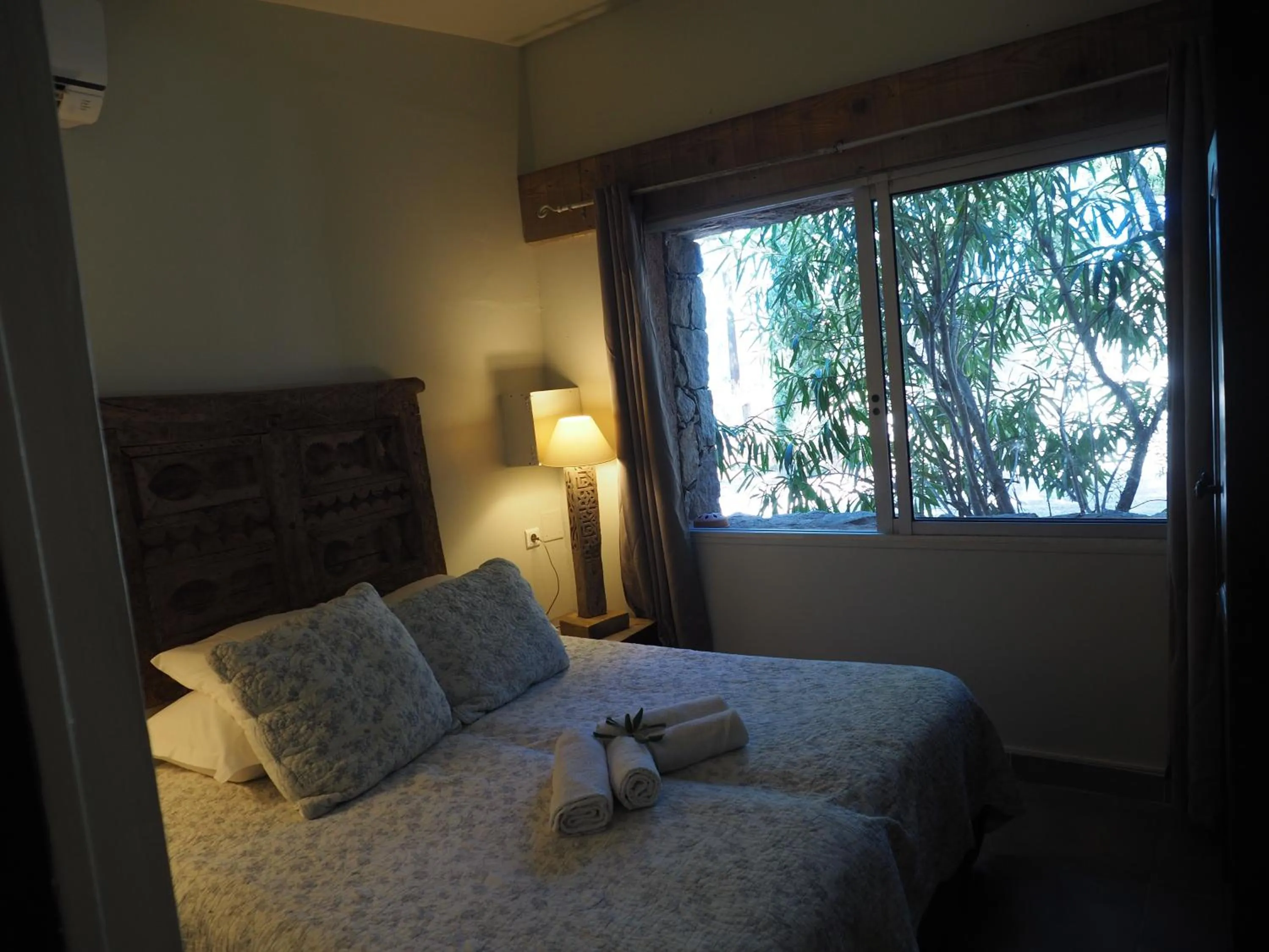 Bedroom, Bed in Maranatha, front de mer avec plage