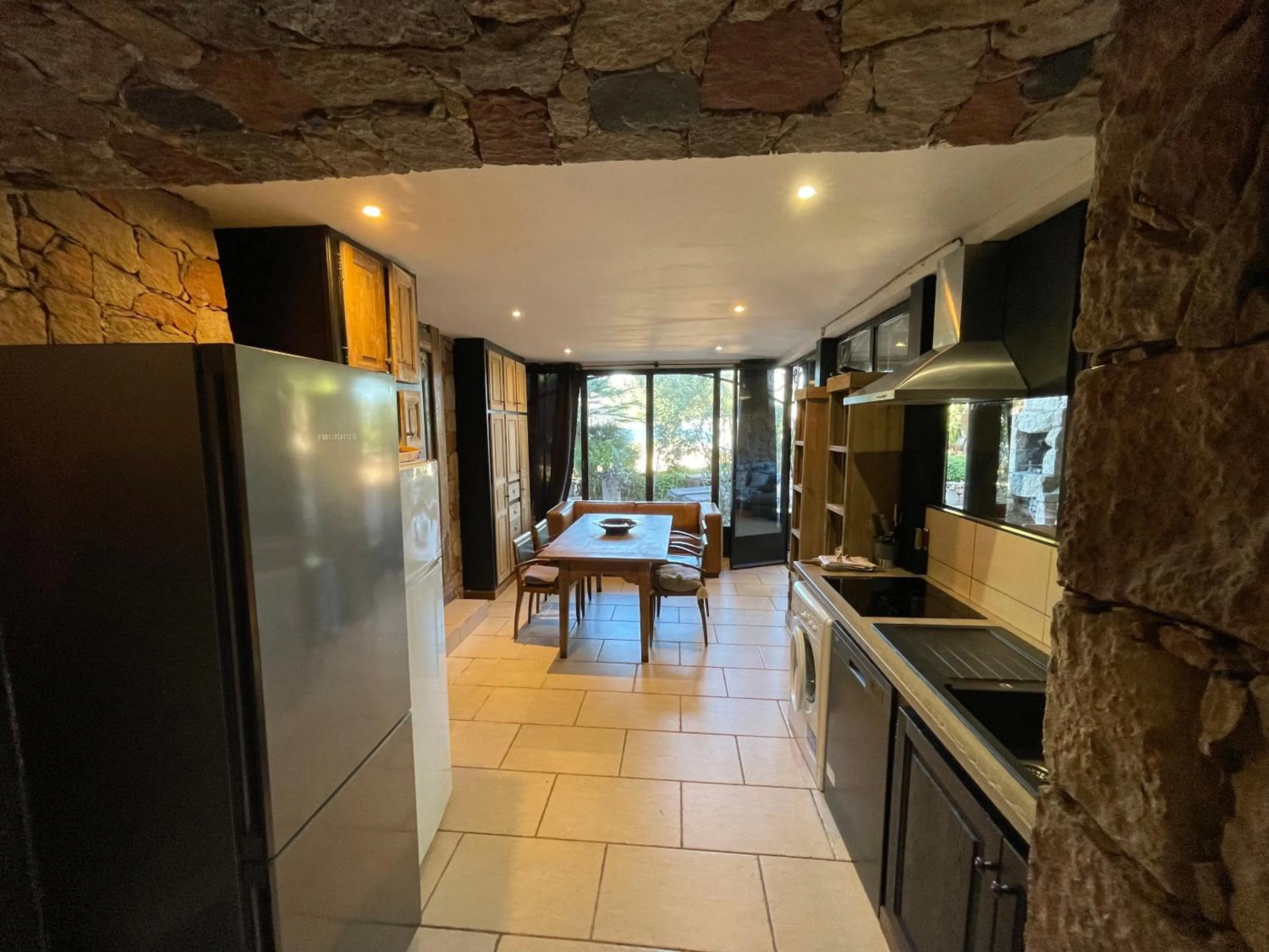 Living room in Maranatha, front de mer avec plage