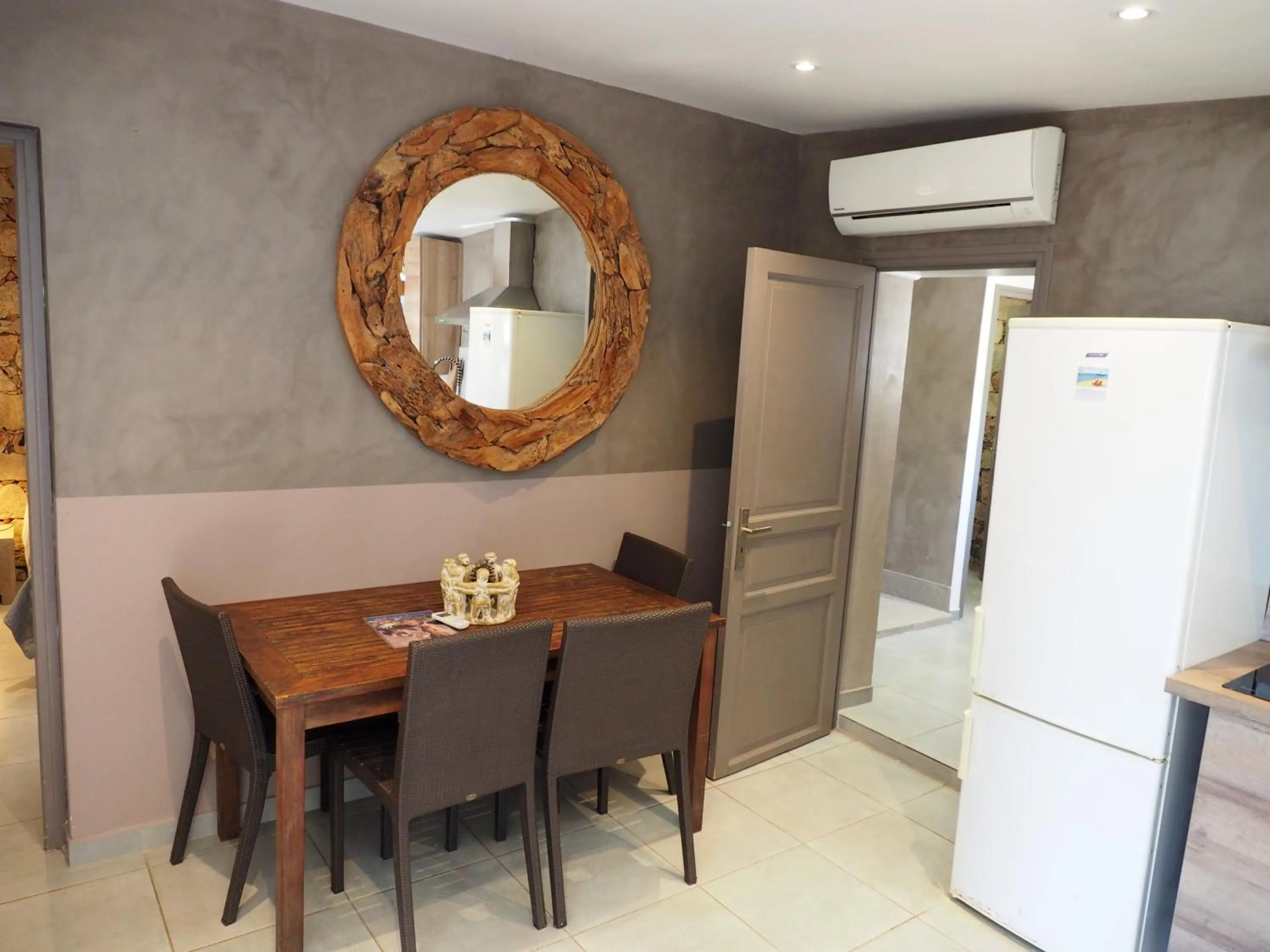 kitchen in Maranatha, front de mer avec plage