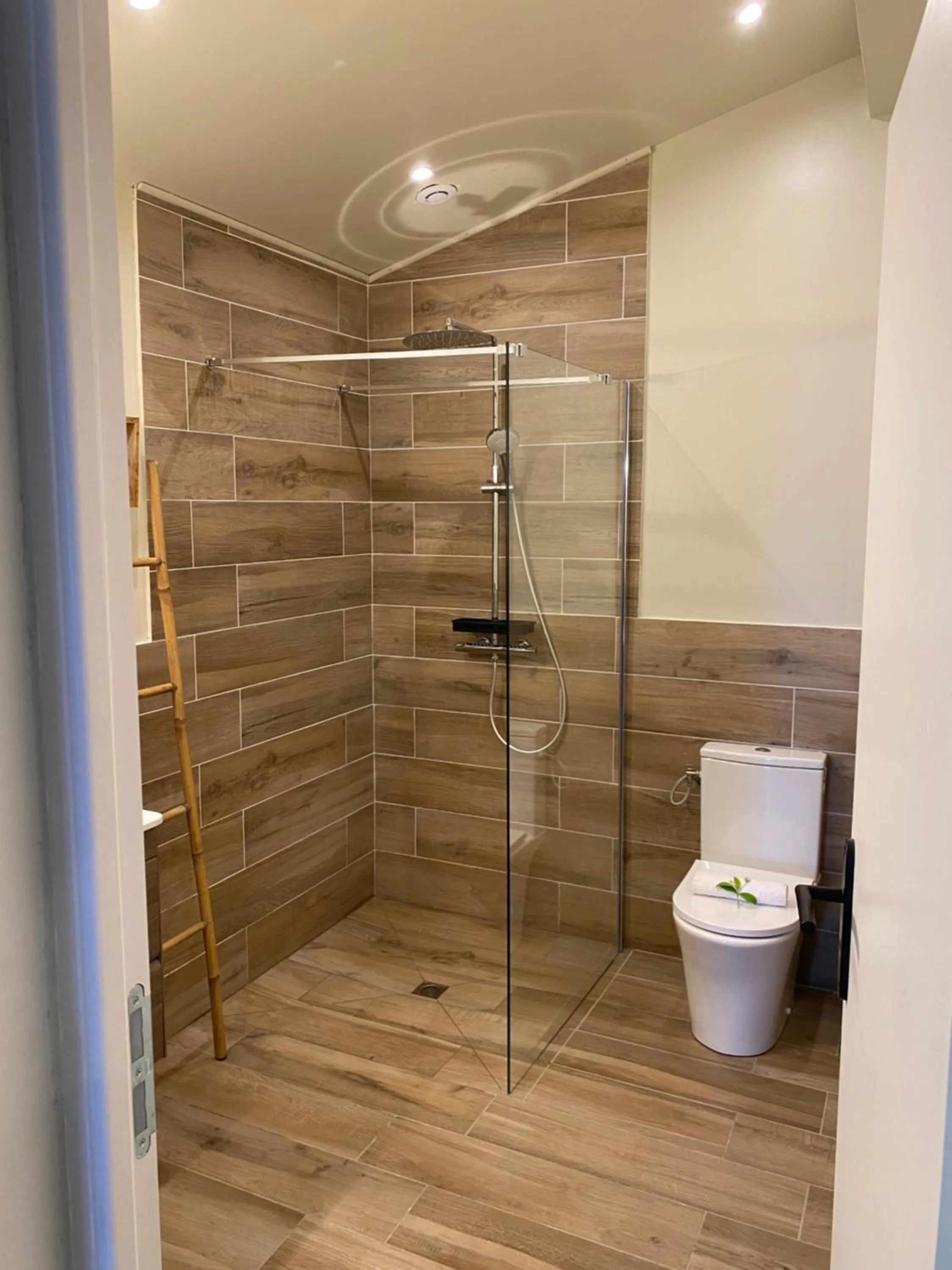 Shower in Maranatha, front de mer avec plage