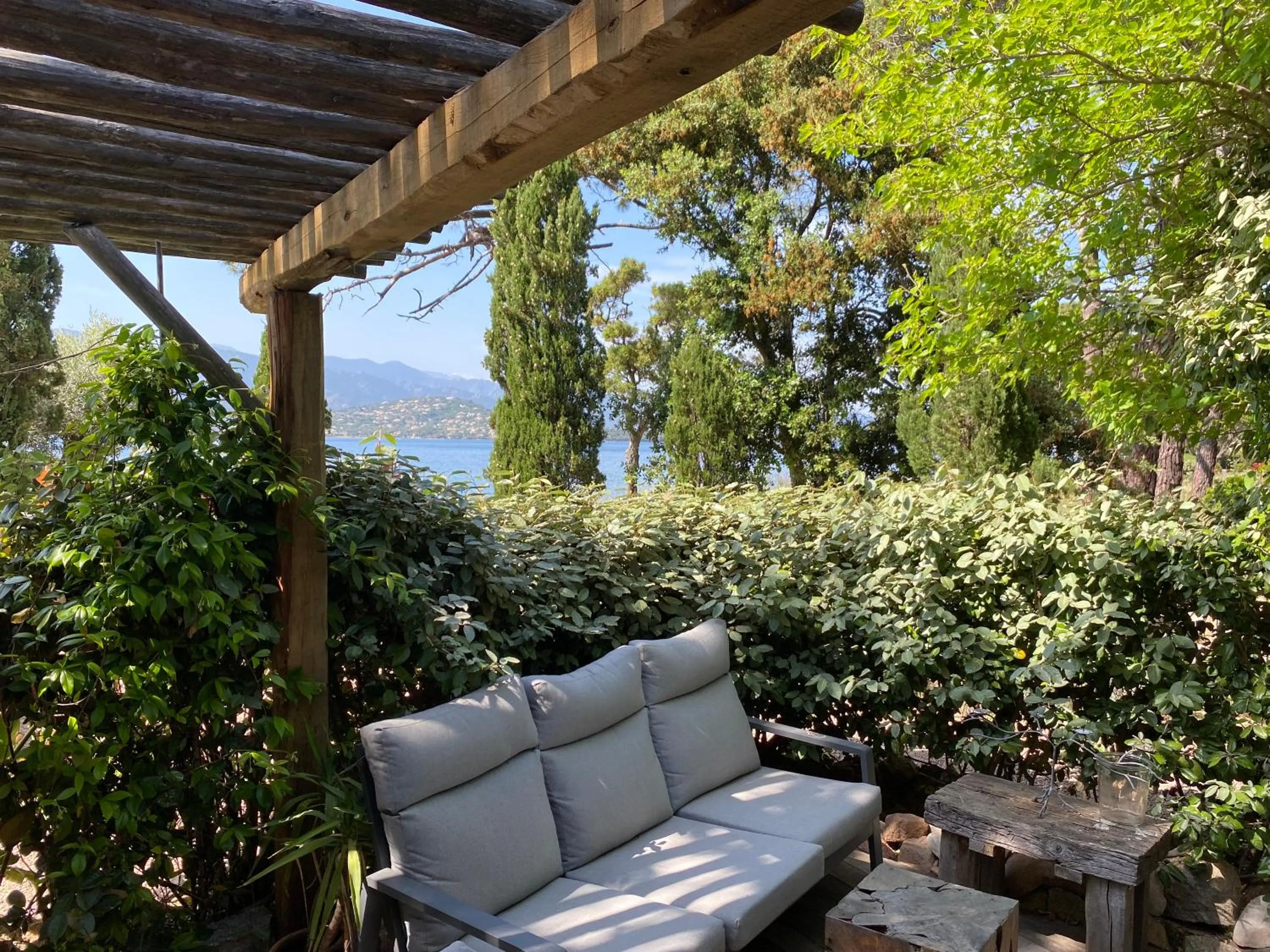Patio in Maranatha, front de mer avec plage