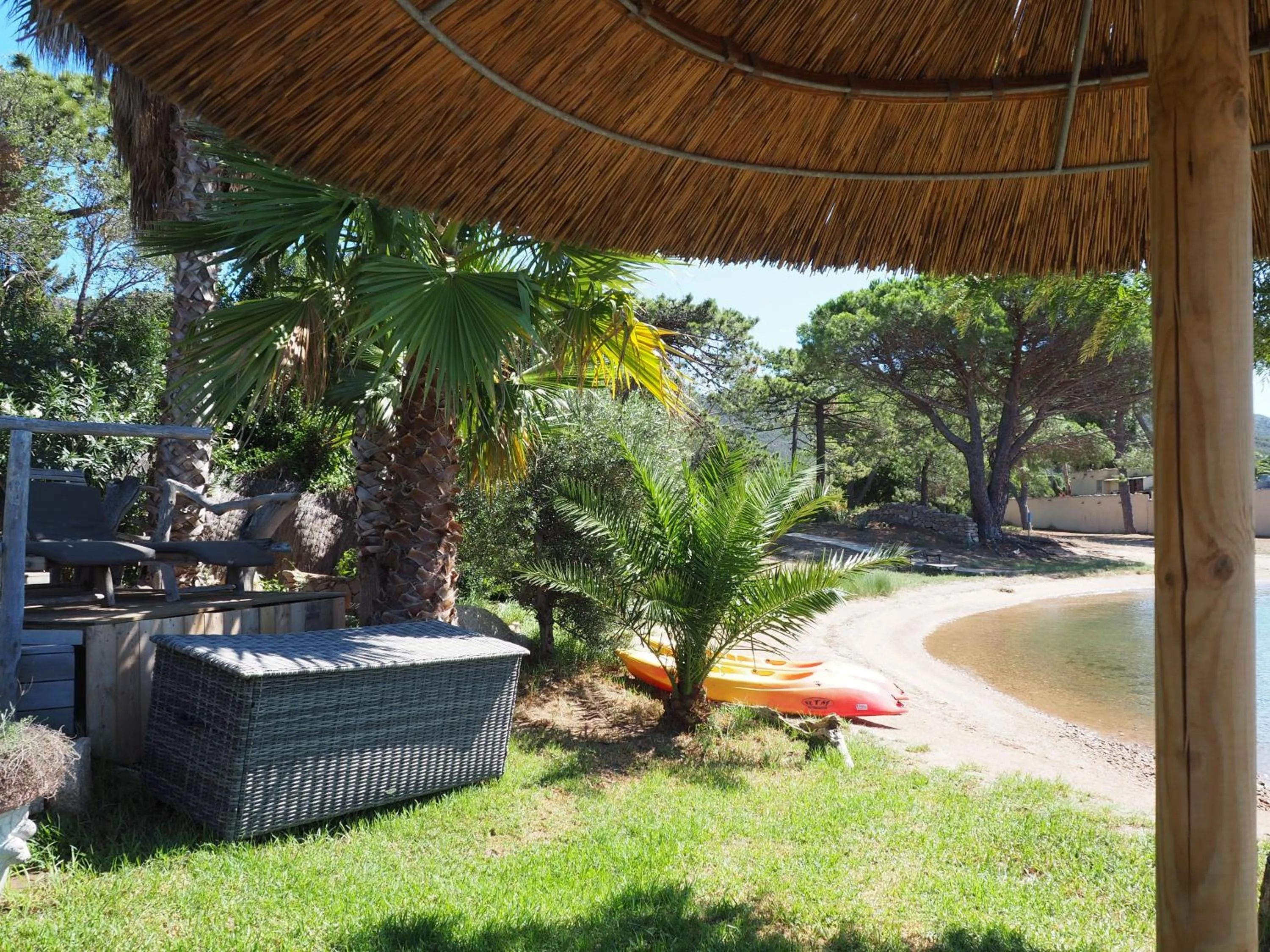 Garden in Maranatha, front de mer avec plage