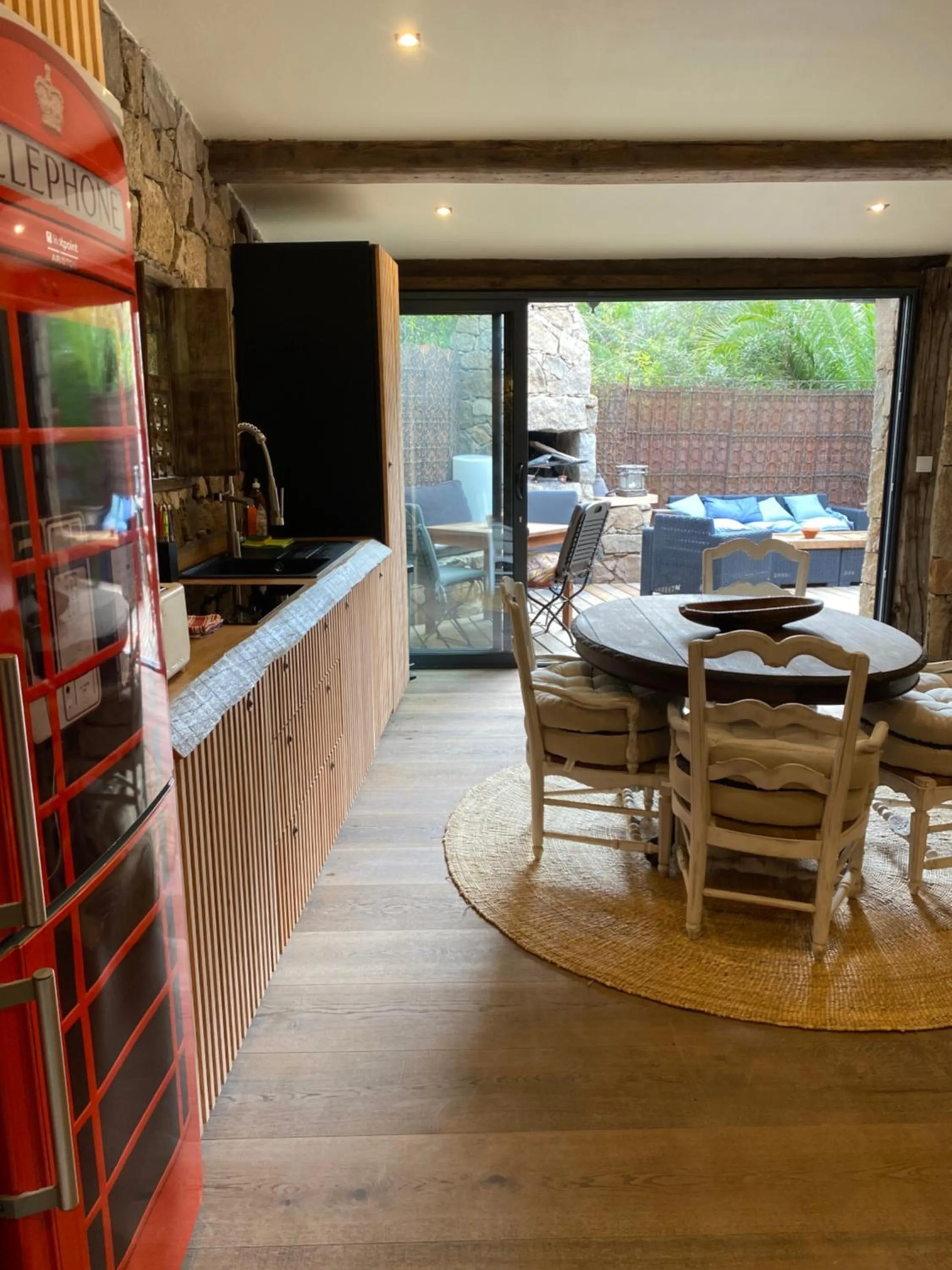 Living room in Maranatha, front de mer avec plage