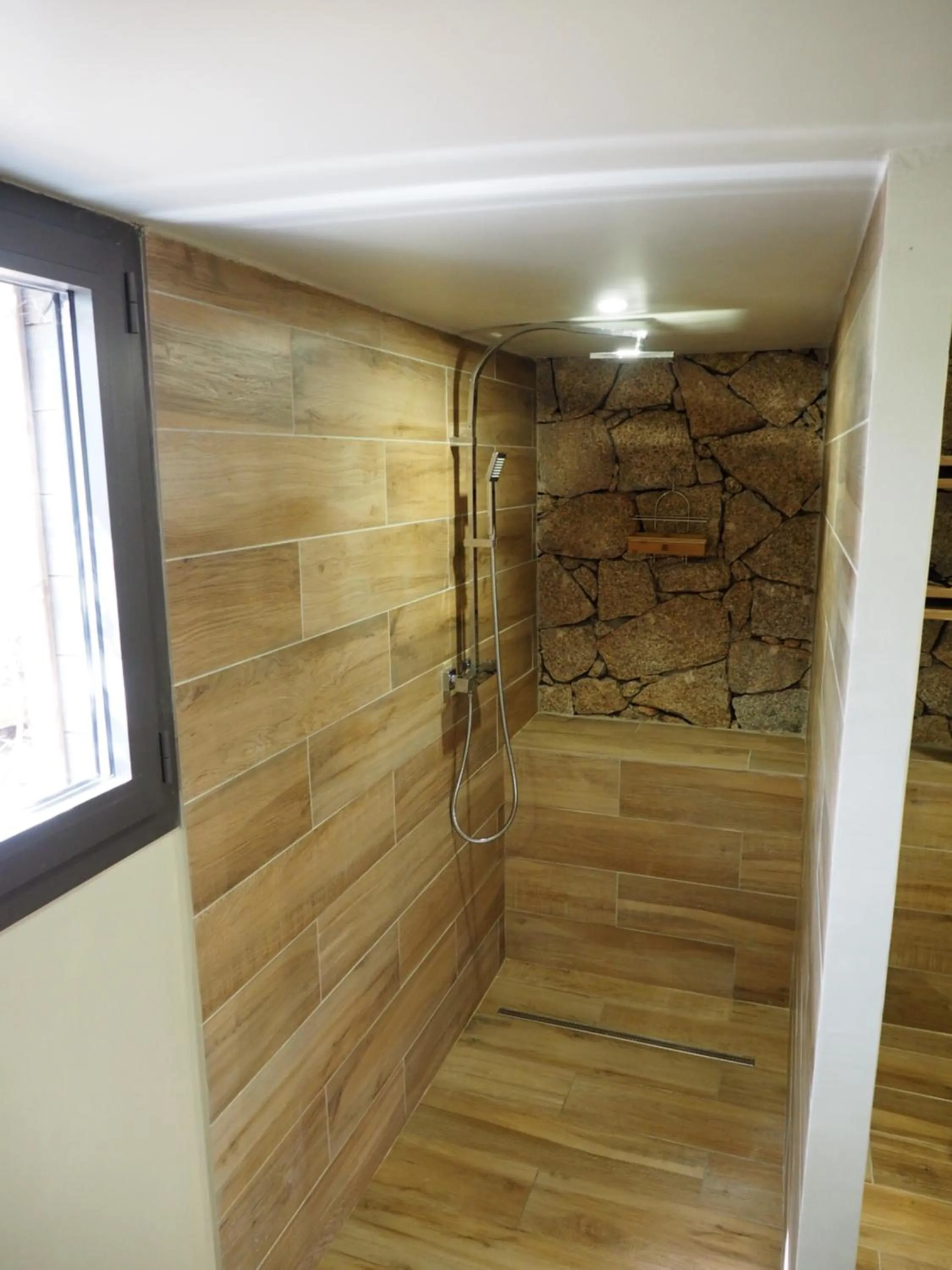 Shower in Maranatha, front de mer avec plage