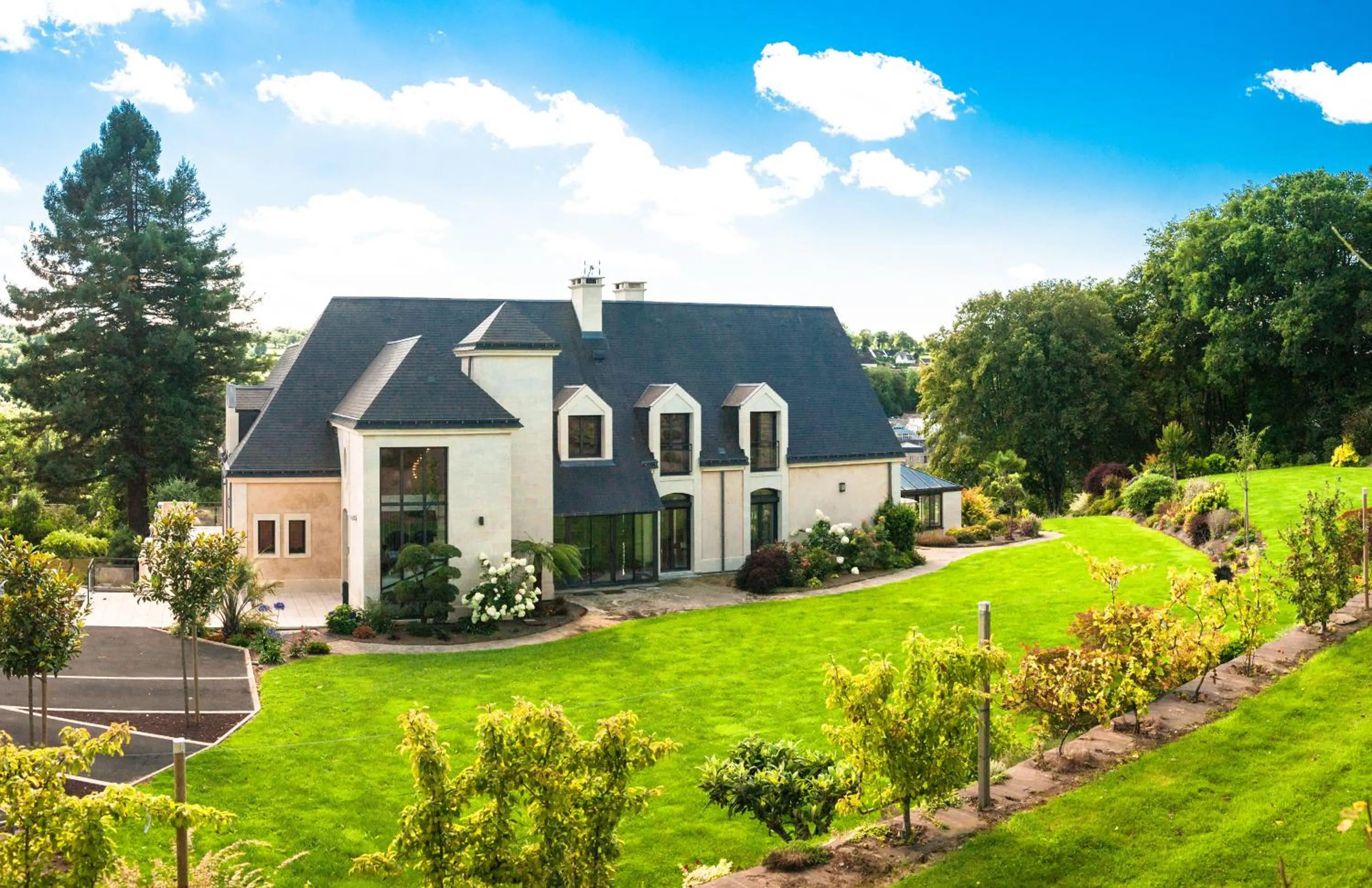 Property building in Le Domaine Des Chevaliers De Malte