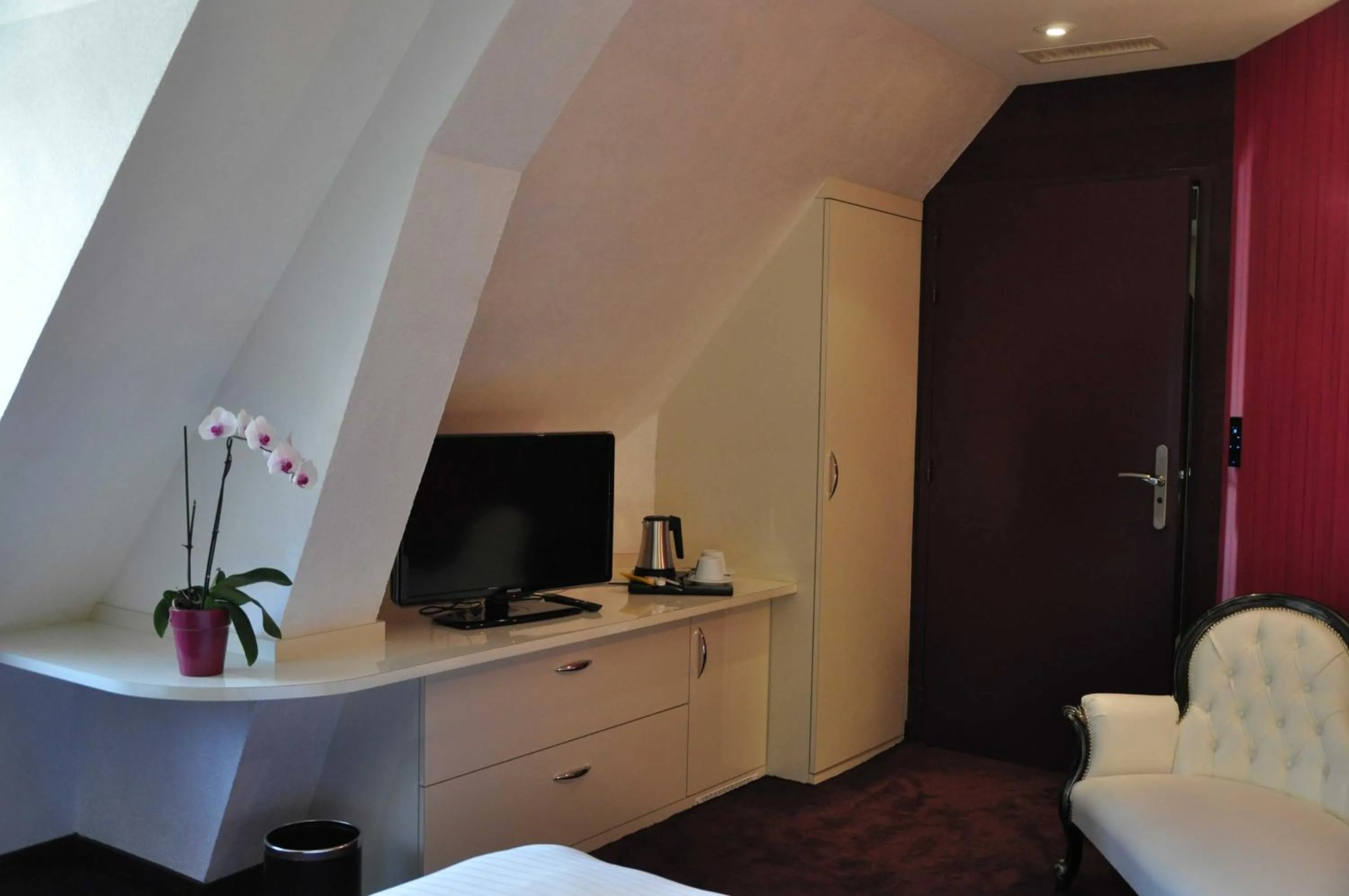 Bed in Le Domaine Des Chevaliers De Malte