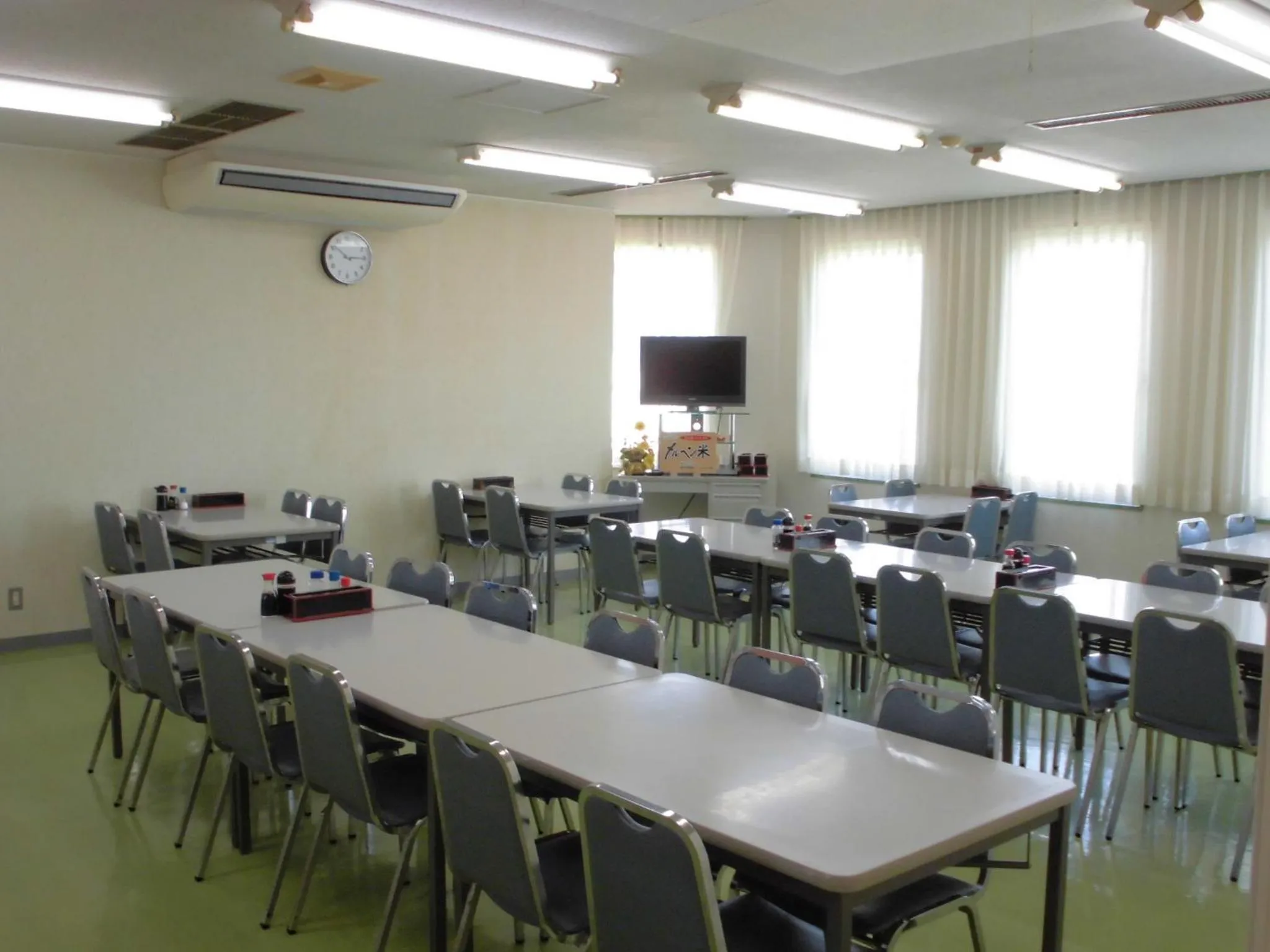 Restaurant/places to eat in Oyabe City Cycling Terminal