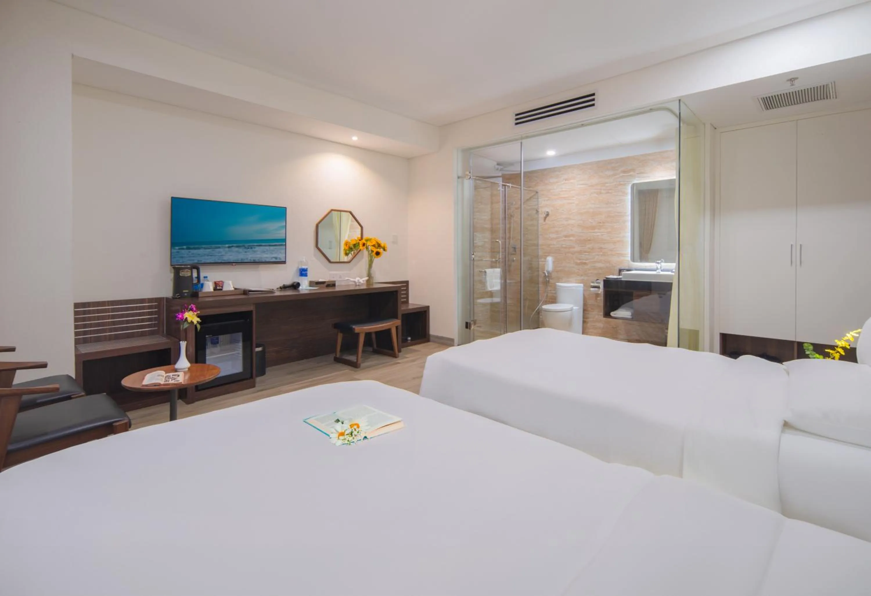 Bed in Emerald Bay Hotel & Spa Nha Trang