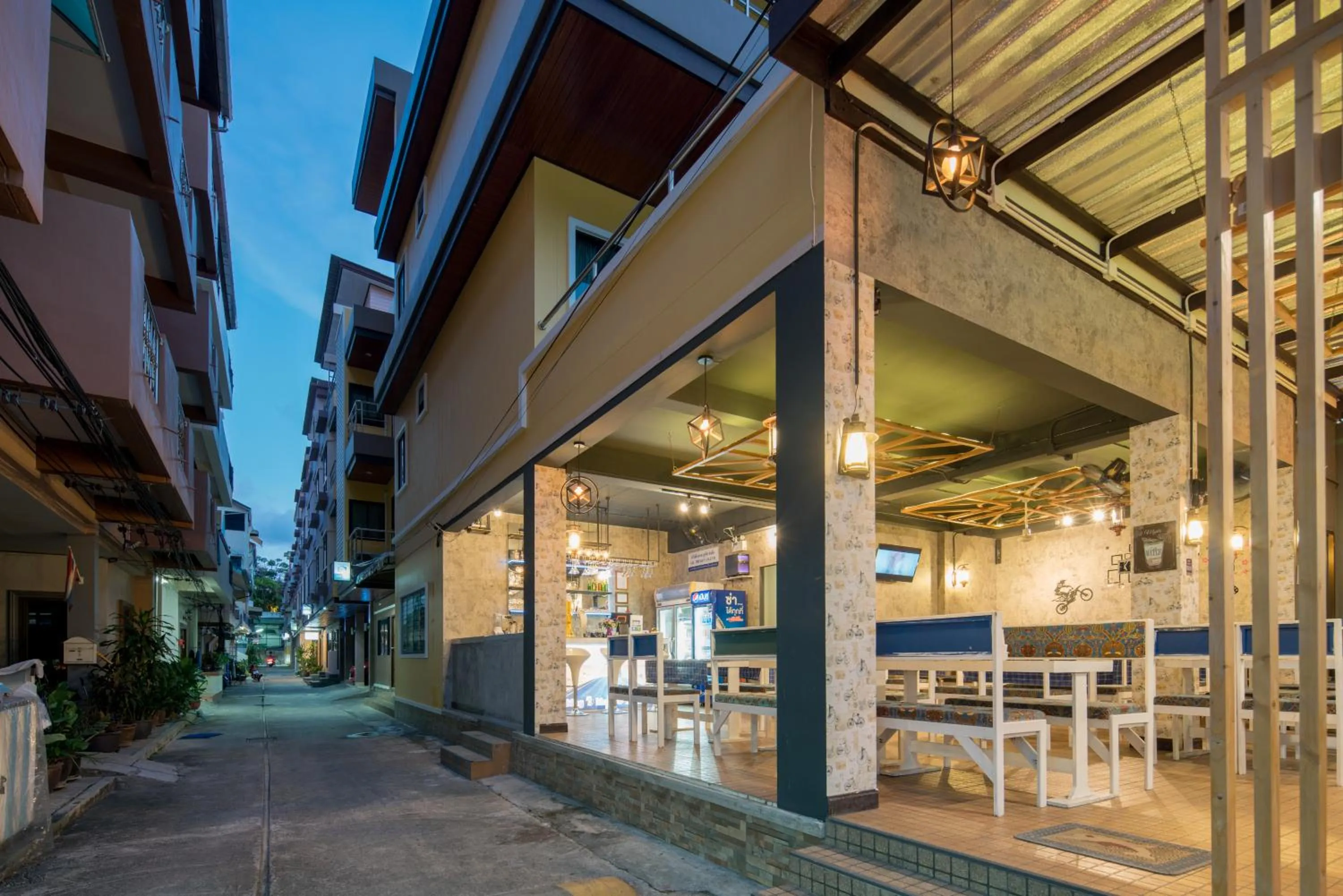 Facade/entrance in Amarin Hotel Patong