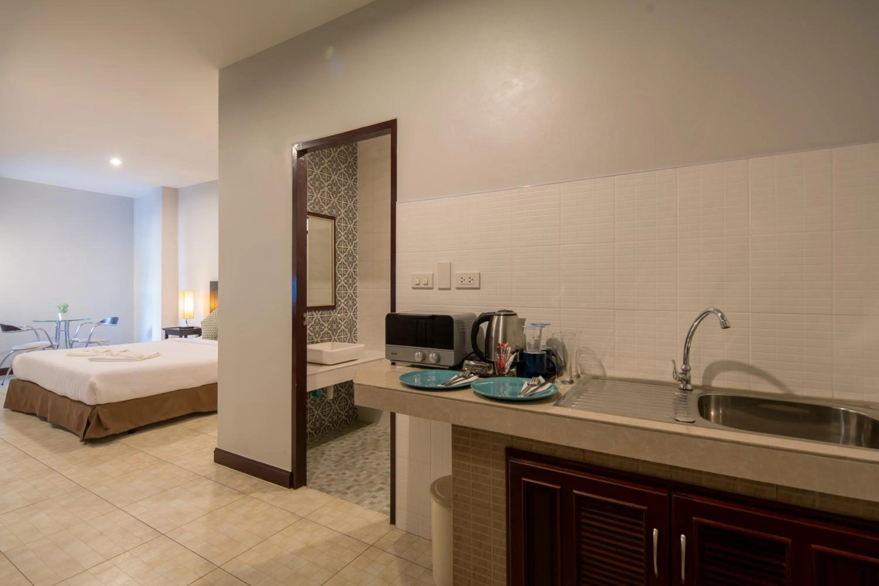 Coffee/tea facilities, Bed in Amarin Hotel Patong