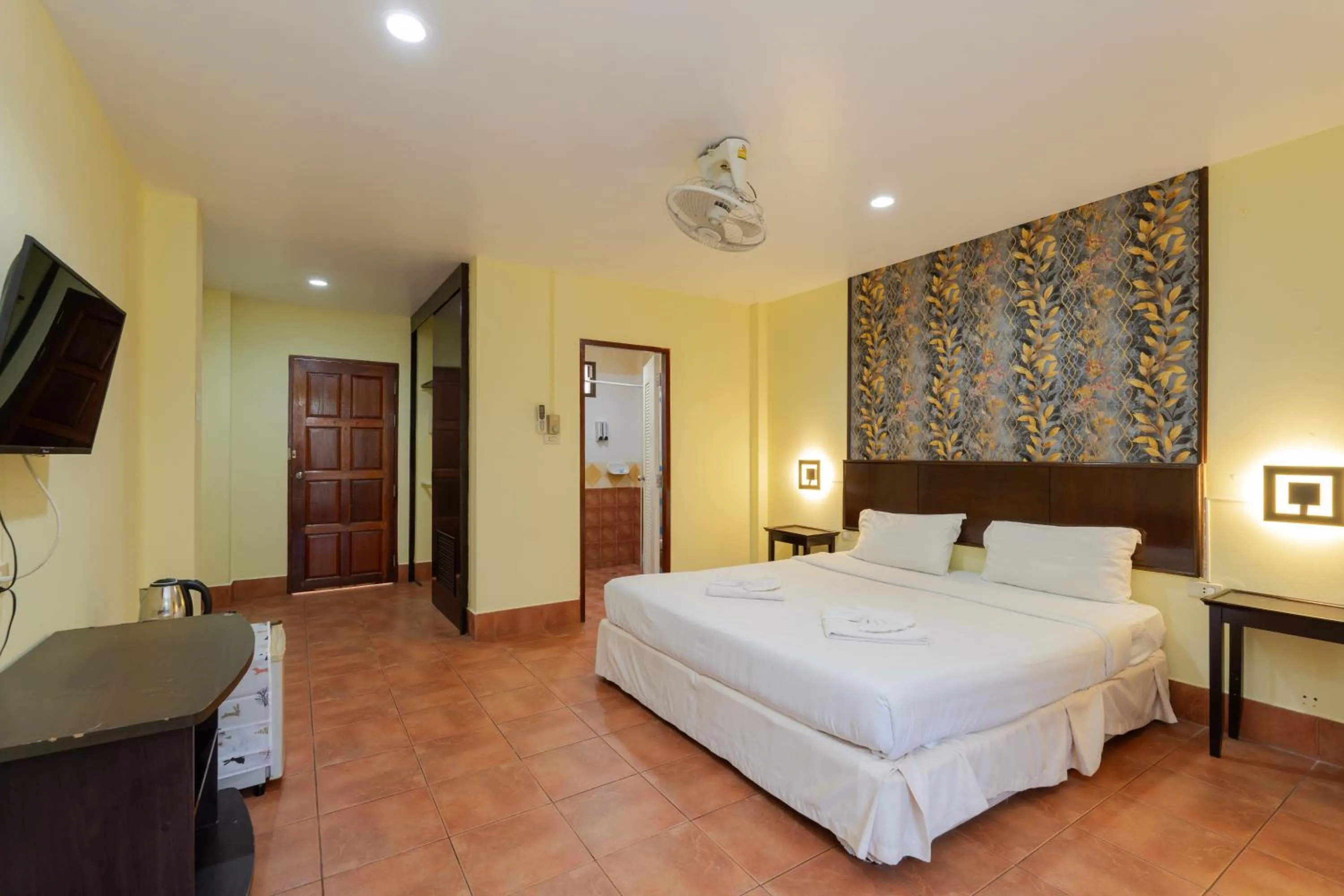 Bed in Amarin Hotel Patong