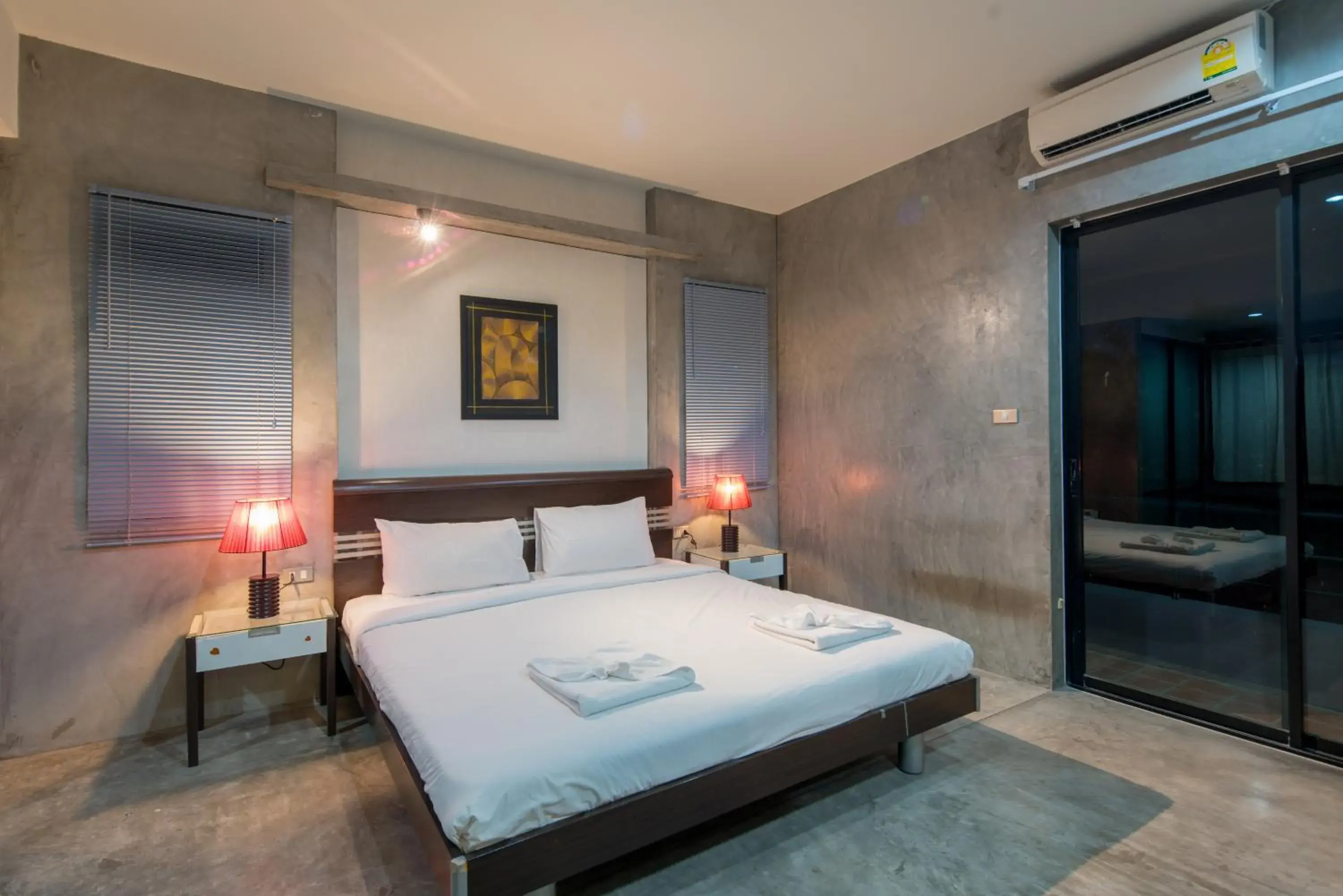 1 Bedroom Apartment for 5 in Amarin Hotel Patong 1 Bedroom Apartment for 5 in Amarin Hotel Patong