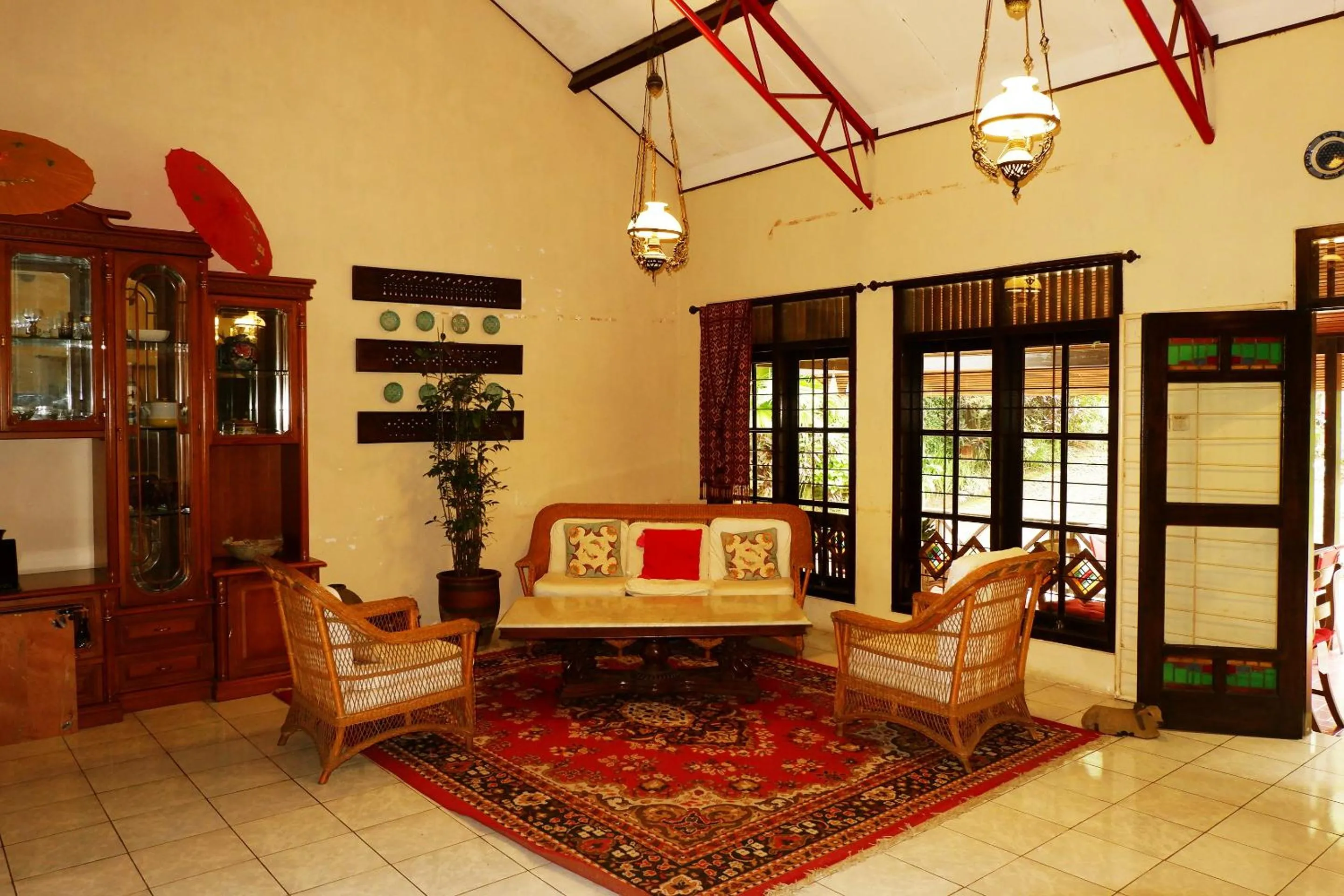 Lobby or reception in Hotel O Cemara's Homestay