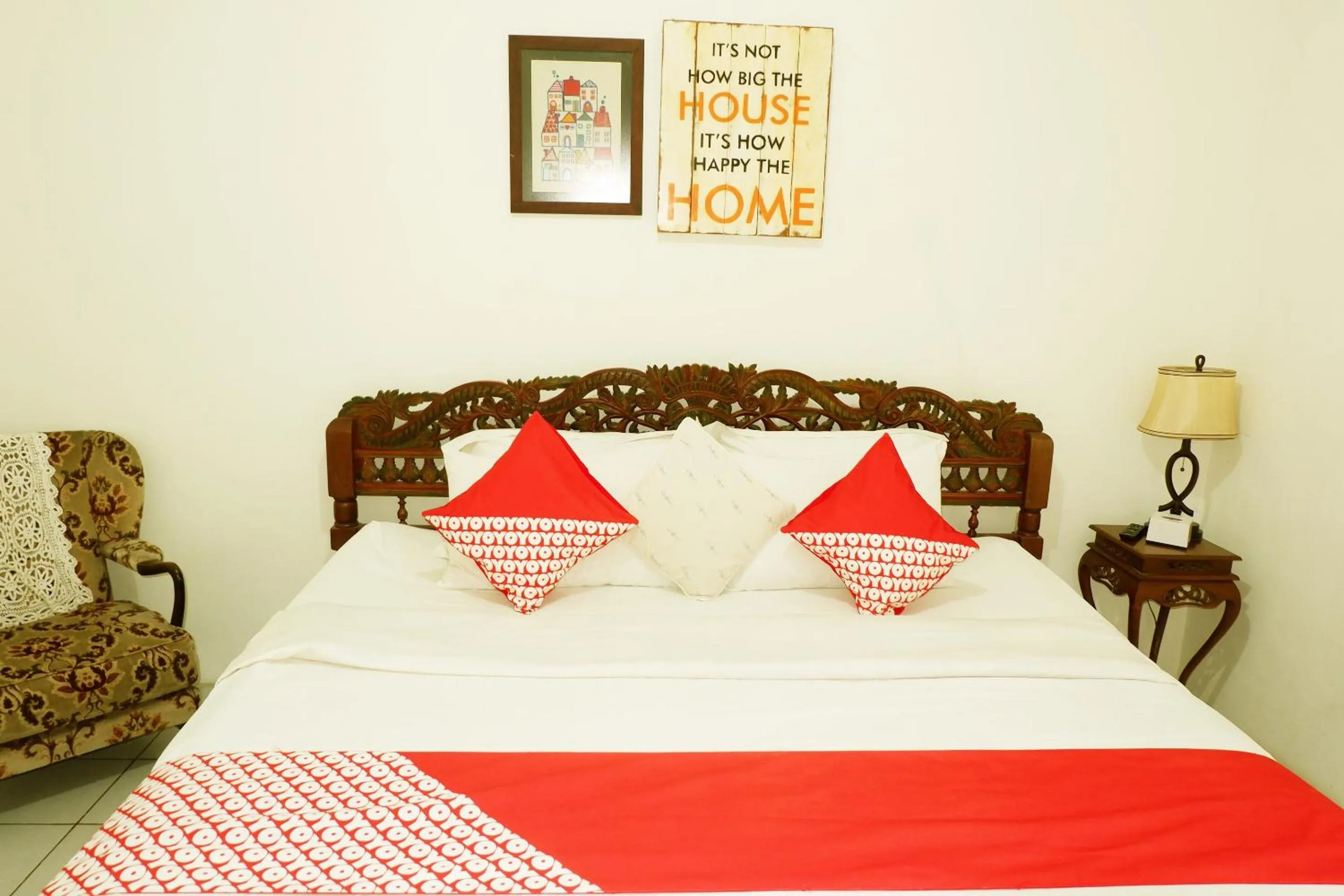 Bedroom, Bed in Hotel O Cemara's Homestay