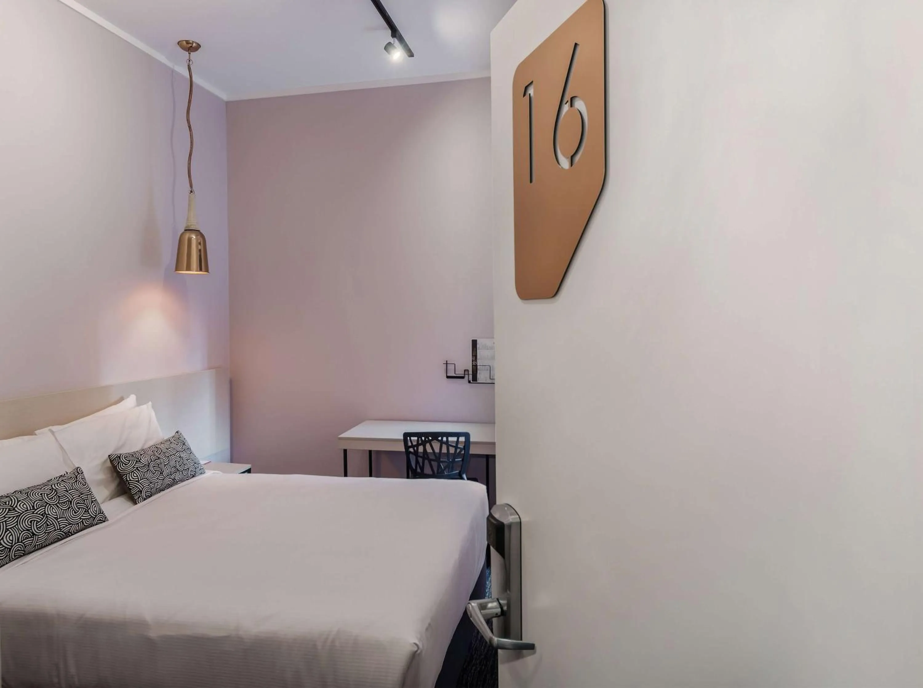 Photo of the whole room, Bed in Nightcap at Belgian Beer Cafe