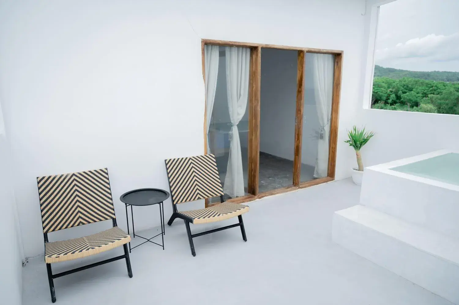 Deluxe Double Room with Balcony in Woywoy Paradise Deluxe Double Room with Balcony in Woywoy Paradise