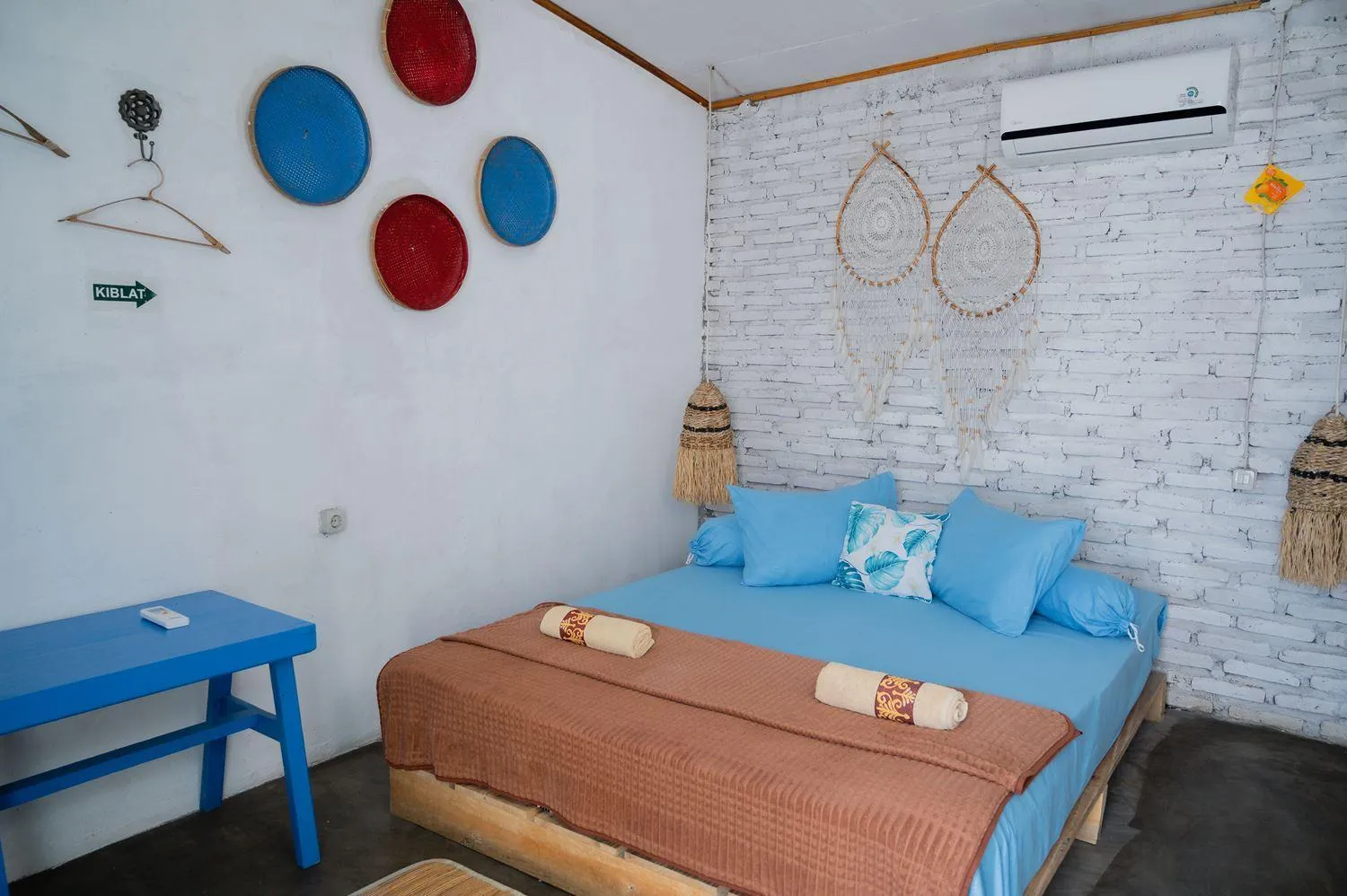 Bedroom, Bed in Woywoy Paradise