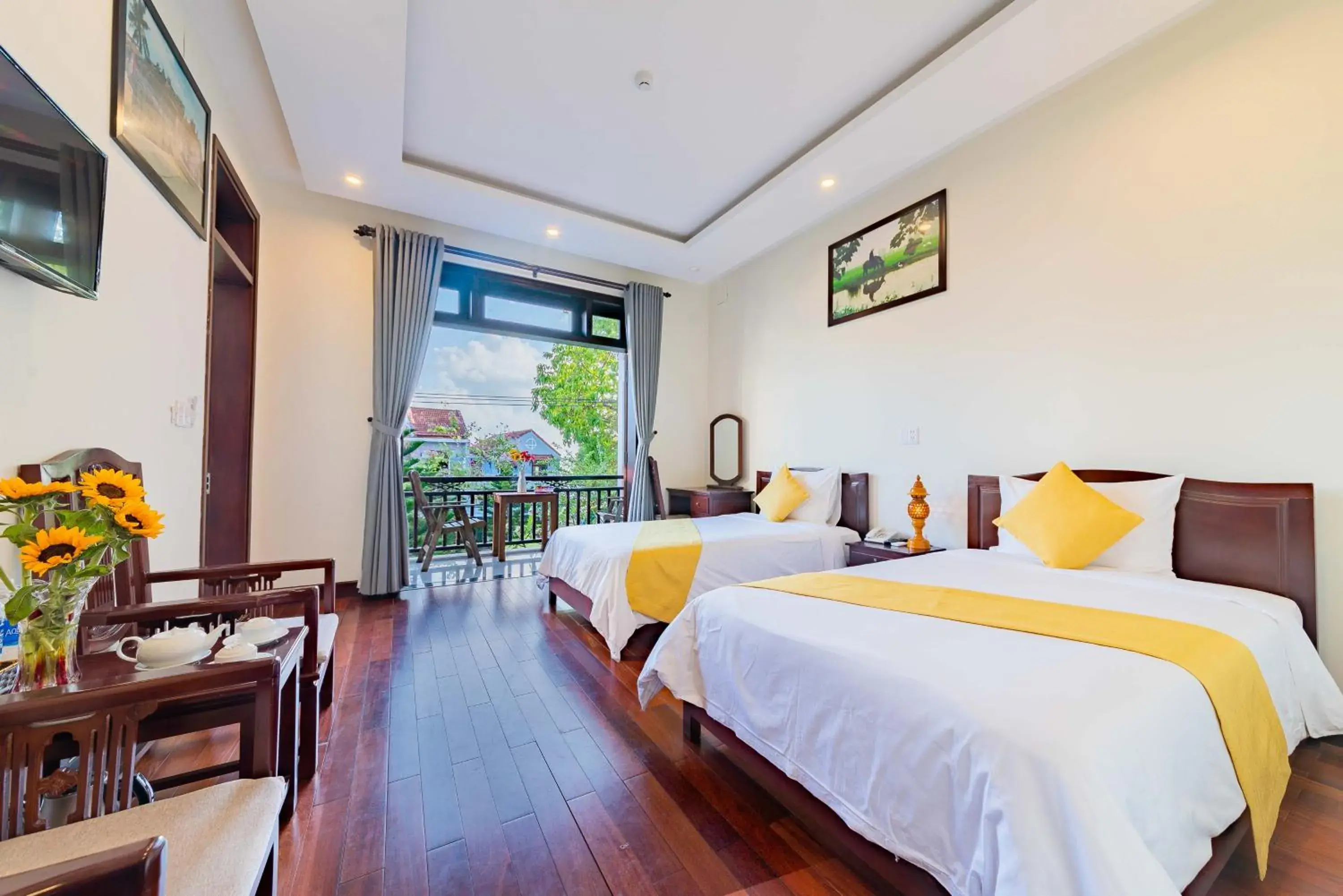 Deluxe Twin Room with Balcony and Pool View in Green Hill Villa Deluxe Twin Room with Balcony and Pool View in Green Hill Villa