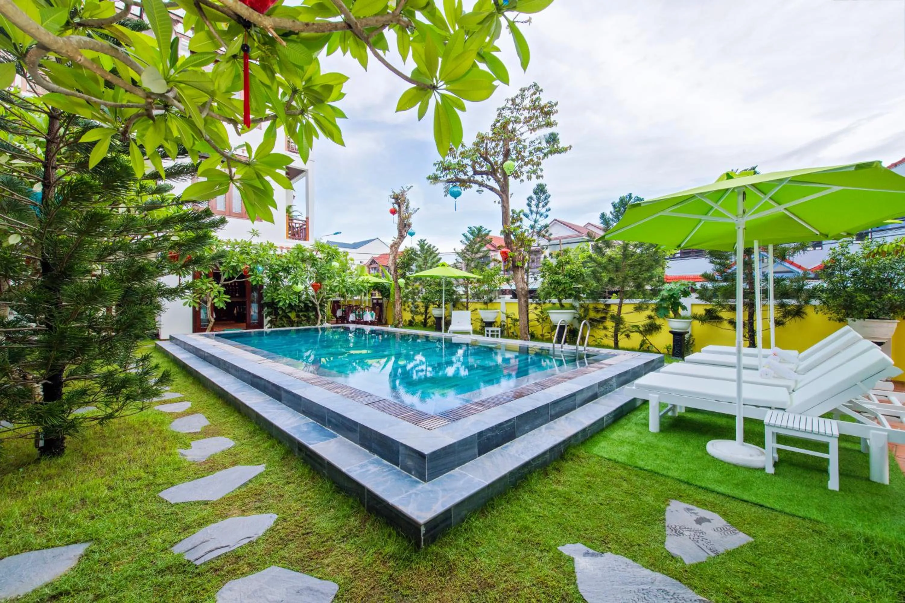 Triple Room with Balcony and Village view in Green Hill Villa