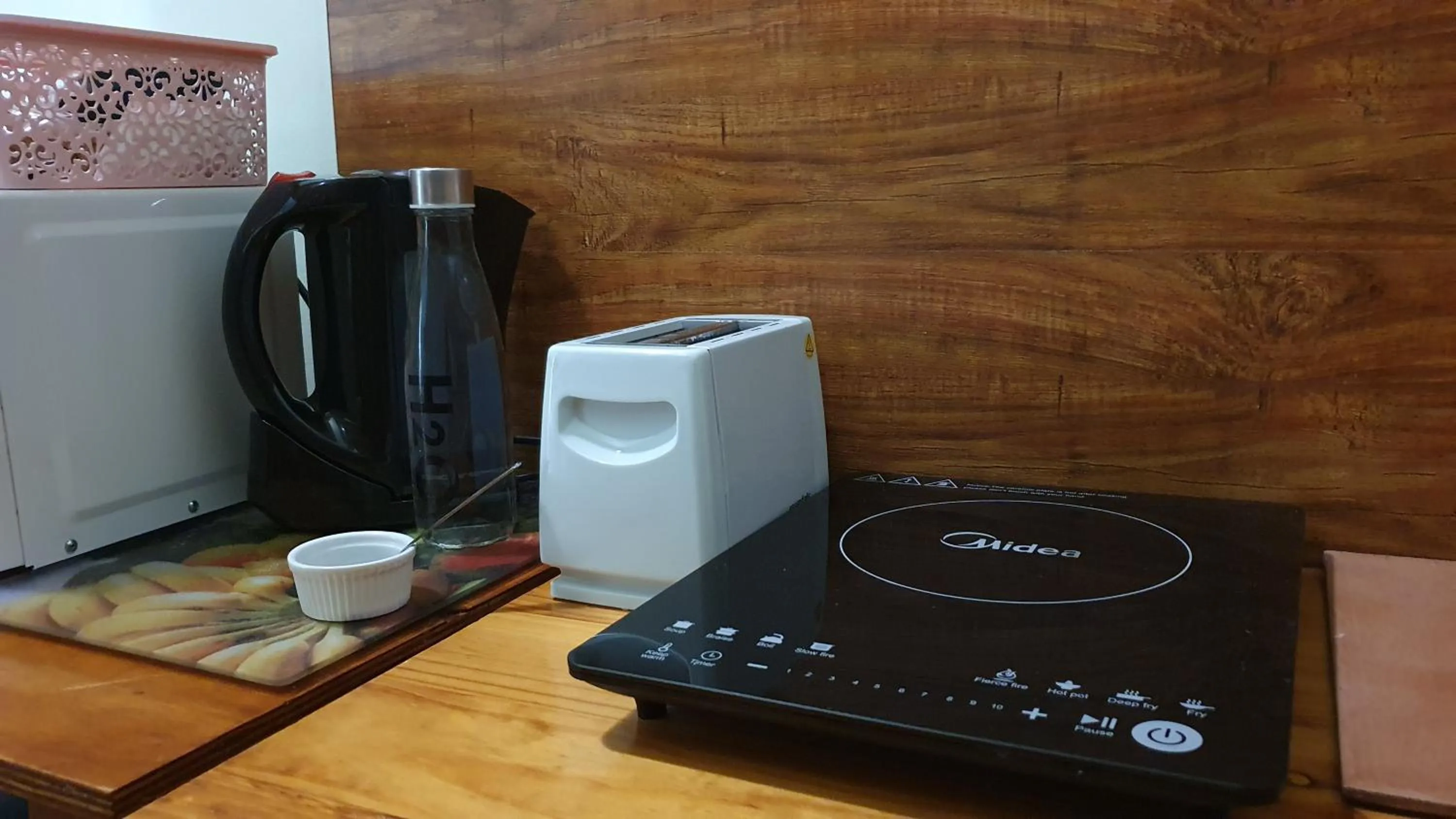 Coffee/tea facilities in Angler and Antelope Guesthouse