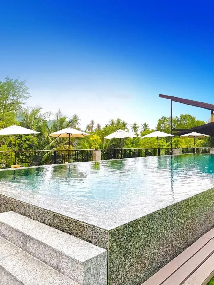 Swimming pool in Marina Sands Resort