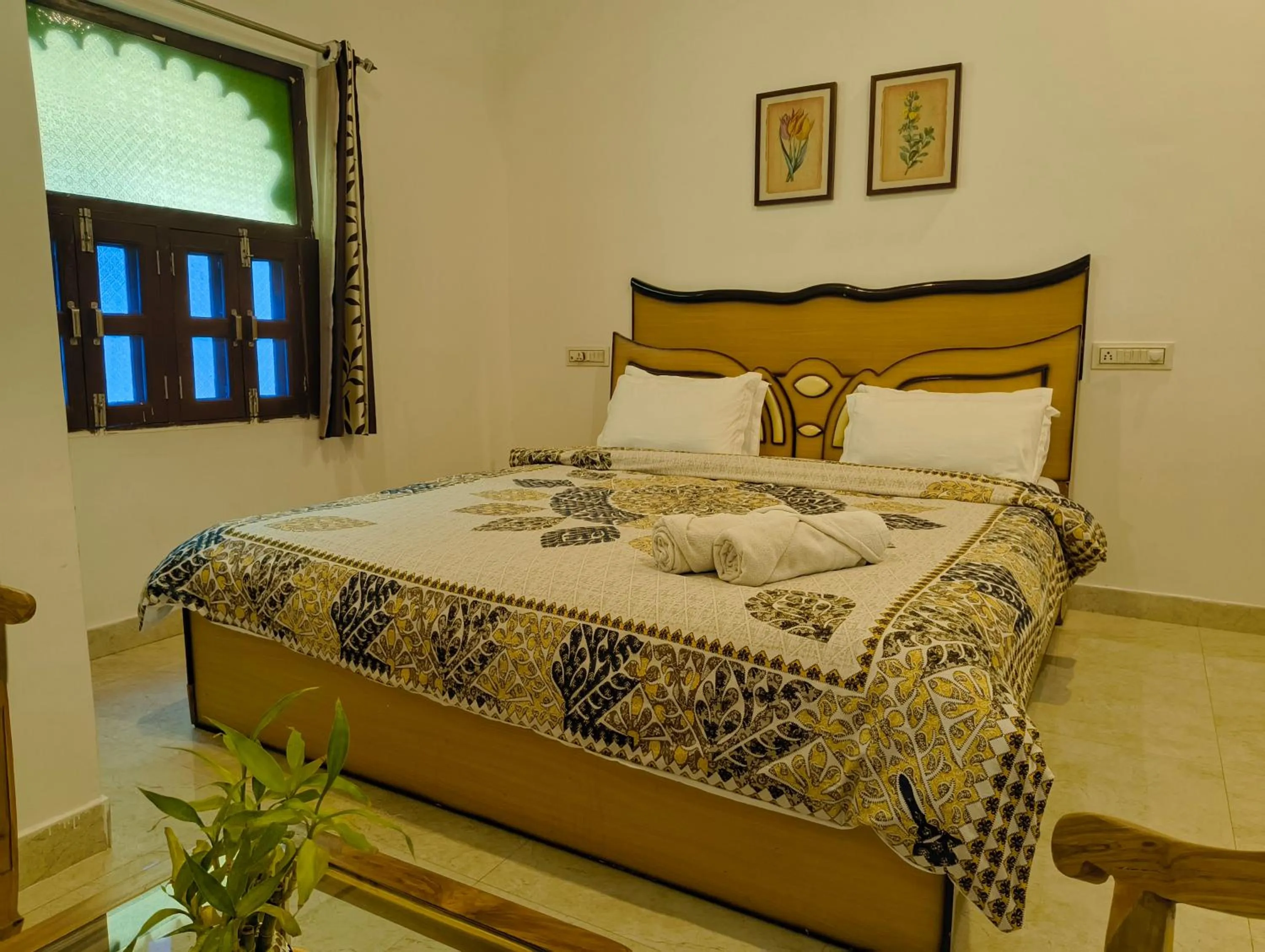 Bed in Rising Shemesh Home Stay