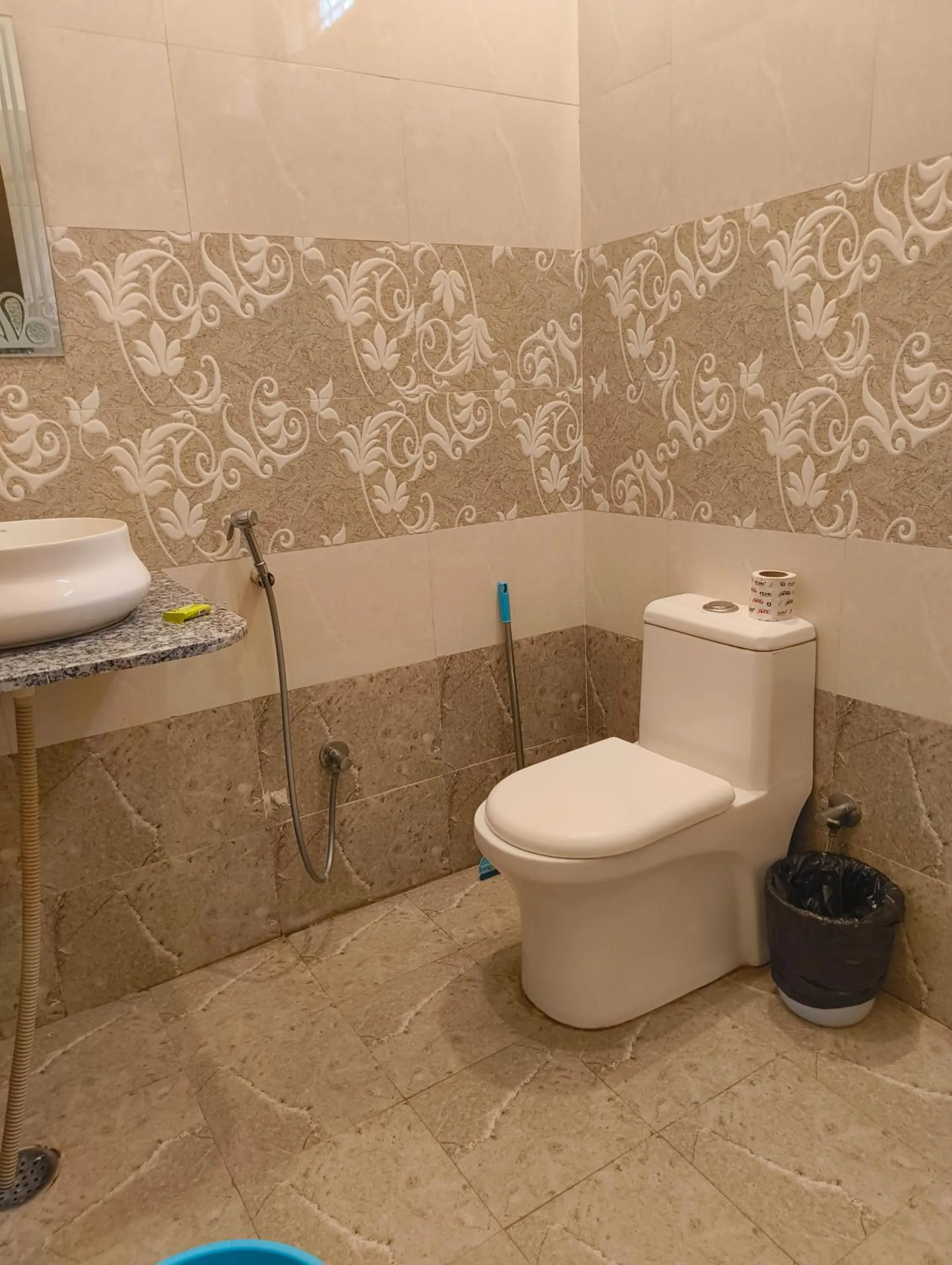 Rising Shemesh Home Stay