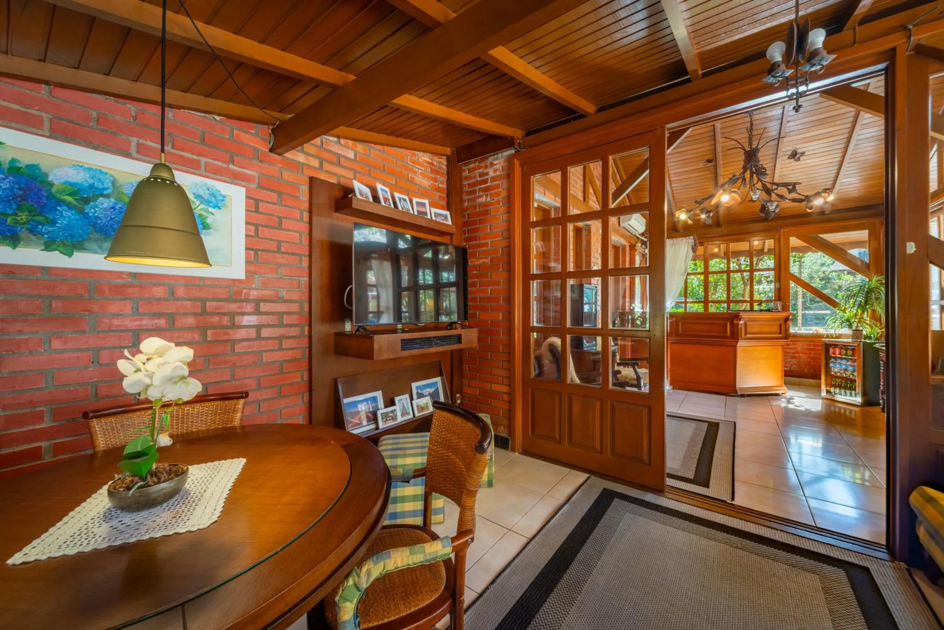 Communal lounge/ TV room in Pousada Monte Felice Recanto da Lua