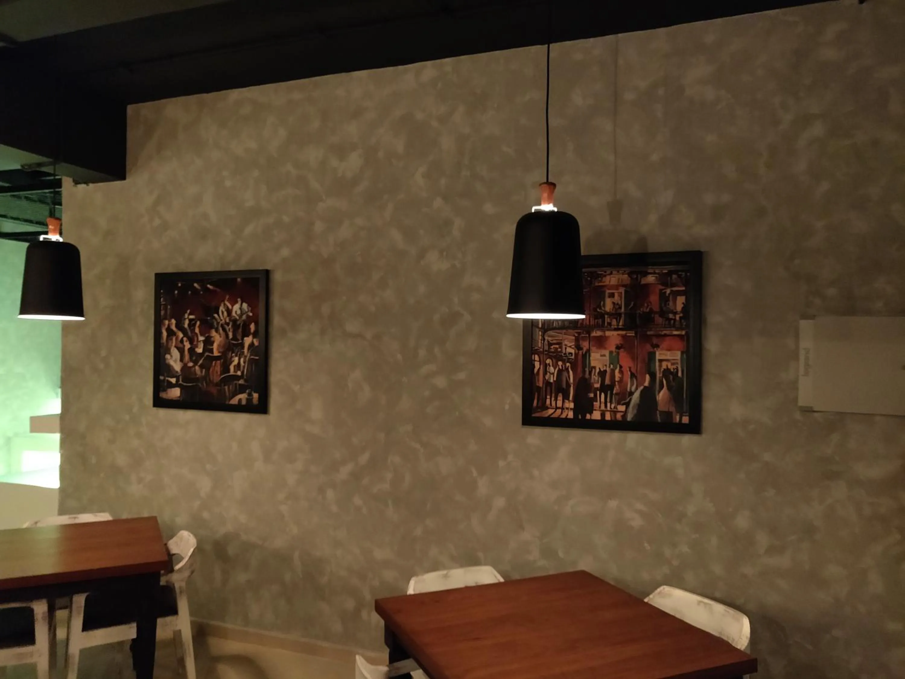 Restaurant/places to eat in The Bull Boutique Hotel