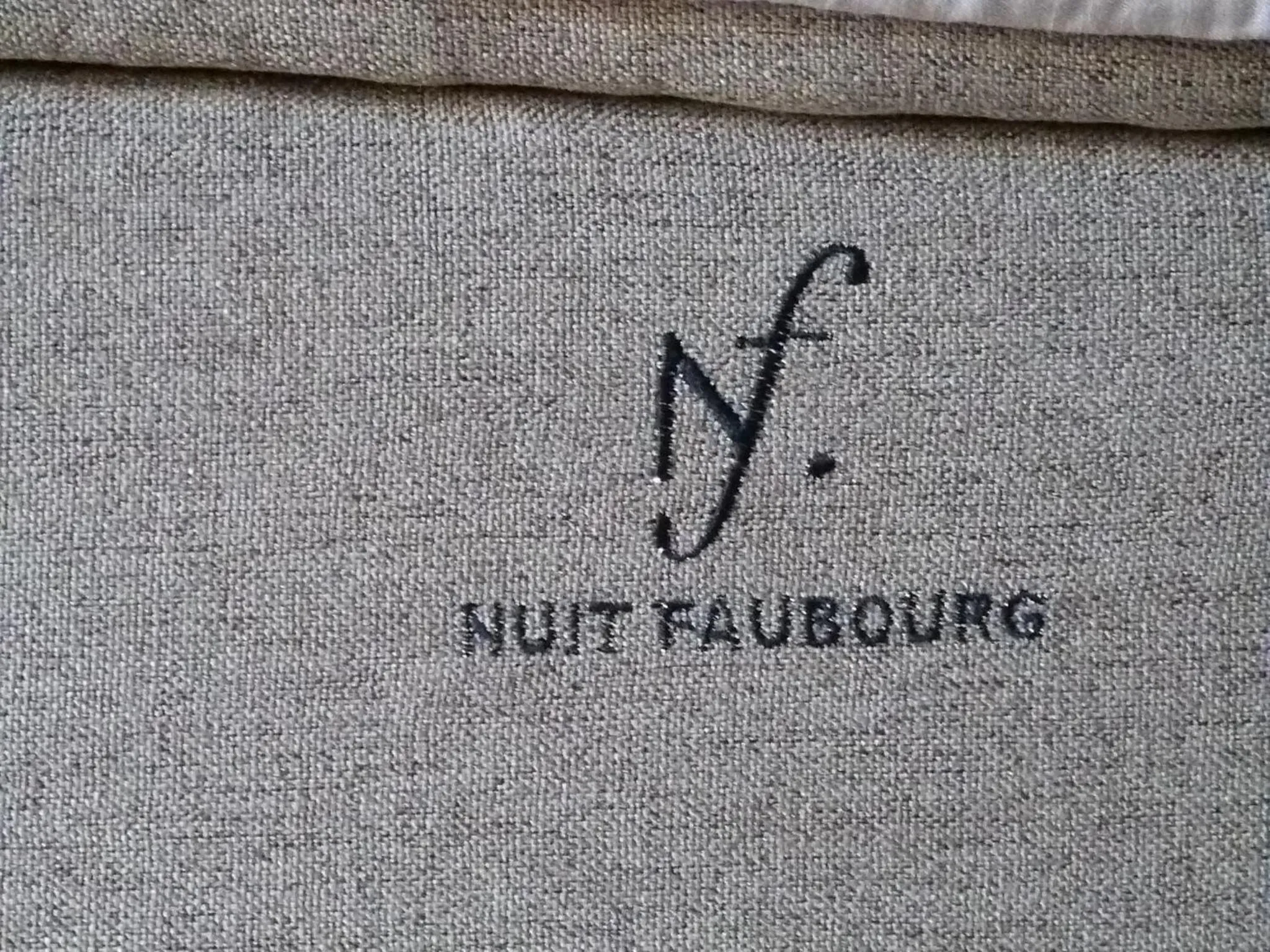 Logo/Certificate/Sign in Chambres d'hotes Le Plassalou