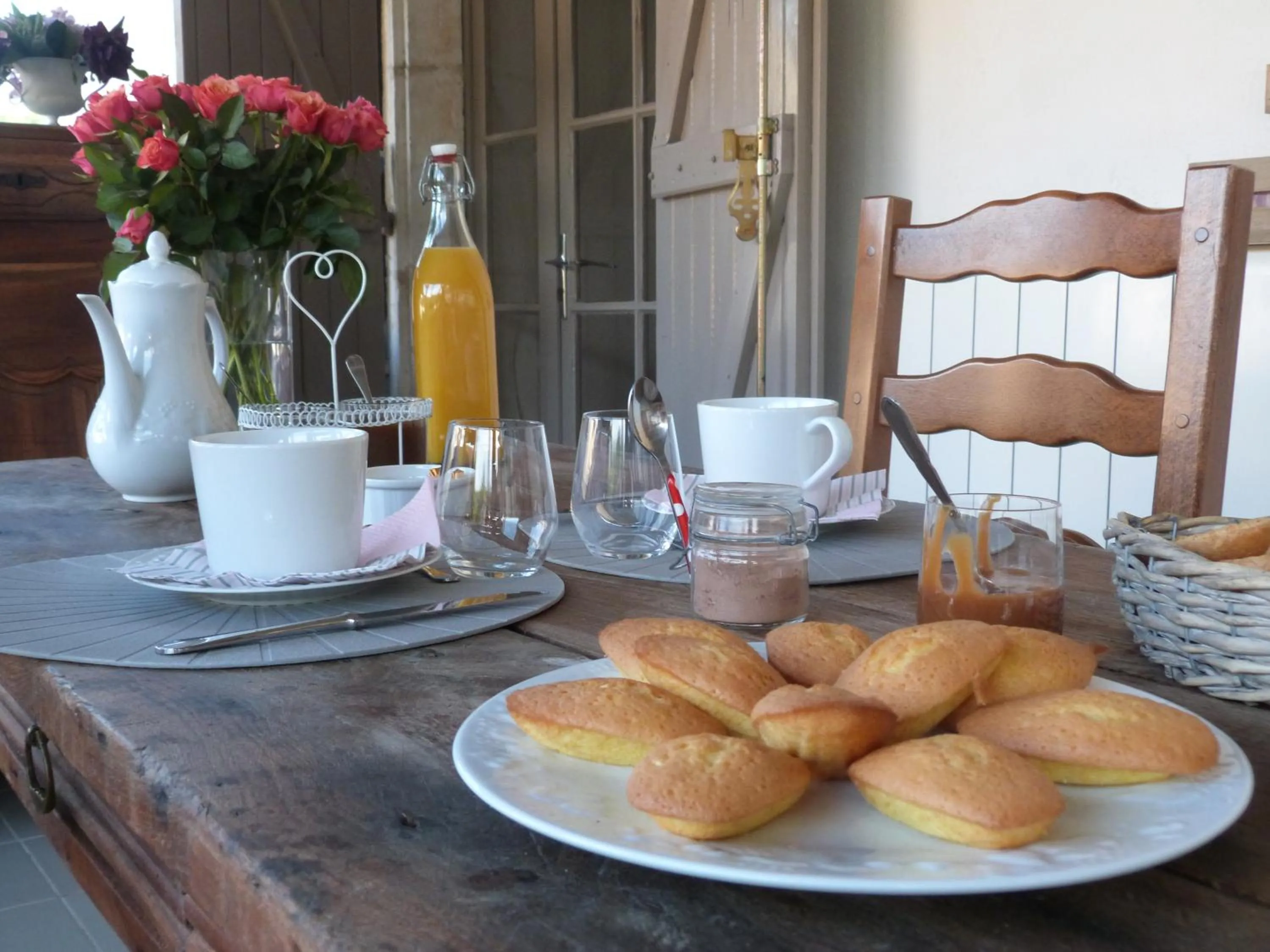 Continental breakfast in Chambres d'hotes Le Plassalou