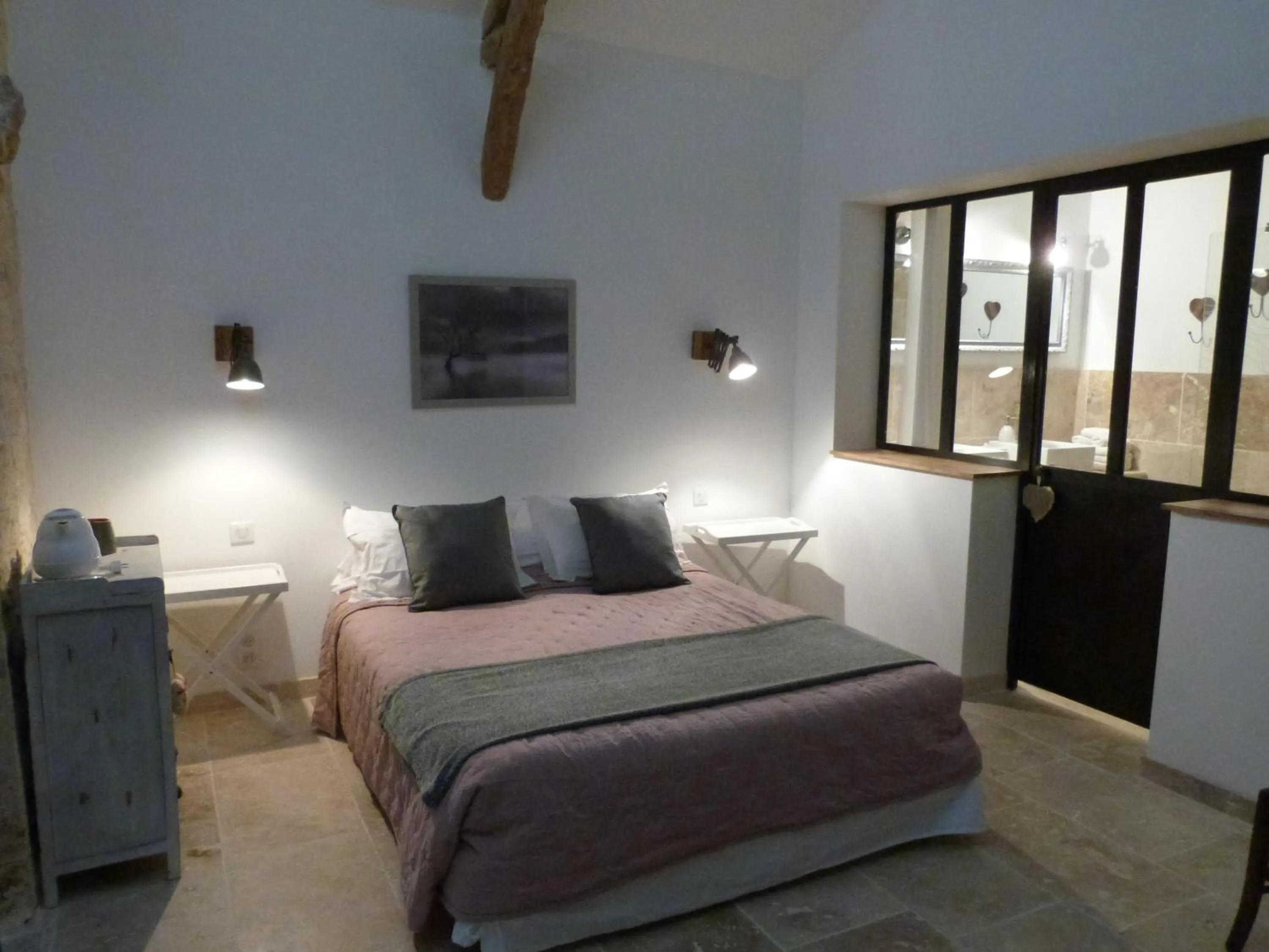 View (from property/room), Bed in Chambres d'hotes Le Plassalou