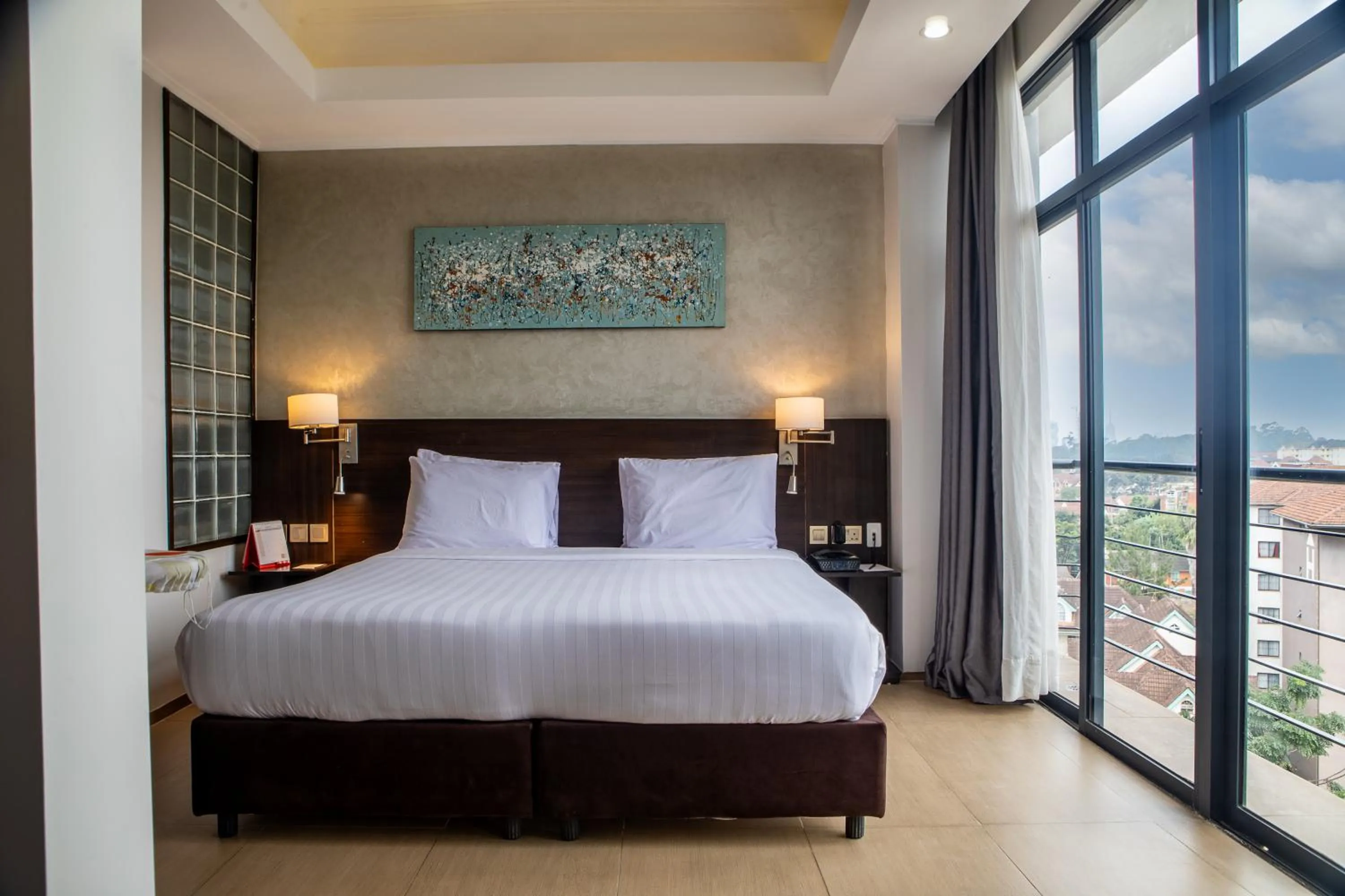 Bed in The Emory Hotel