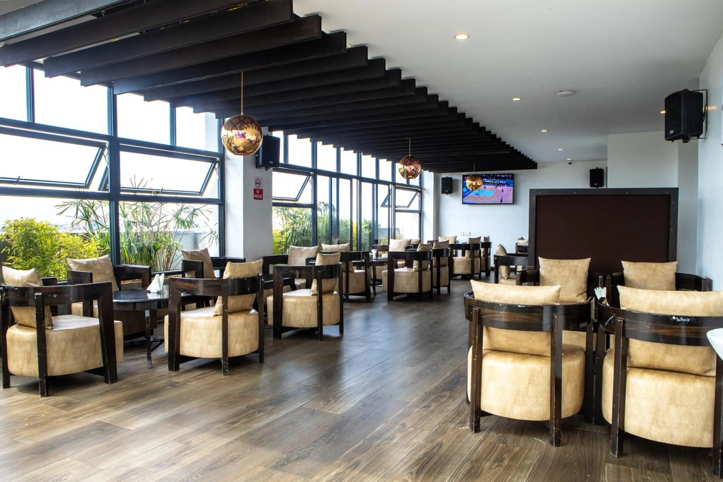 Lounge or bar in The Emory Hotel