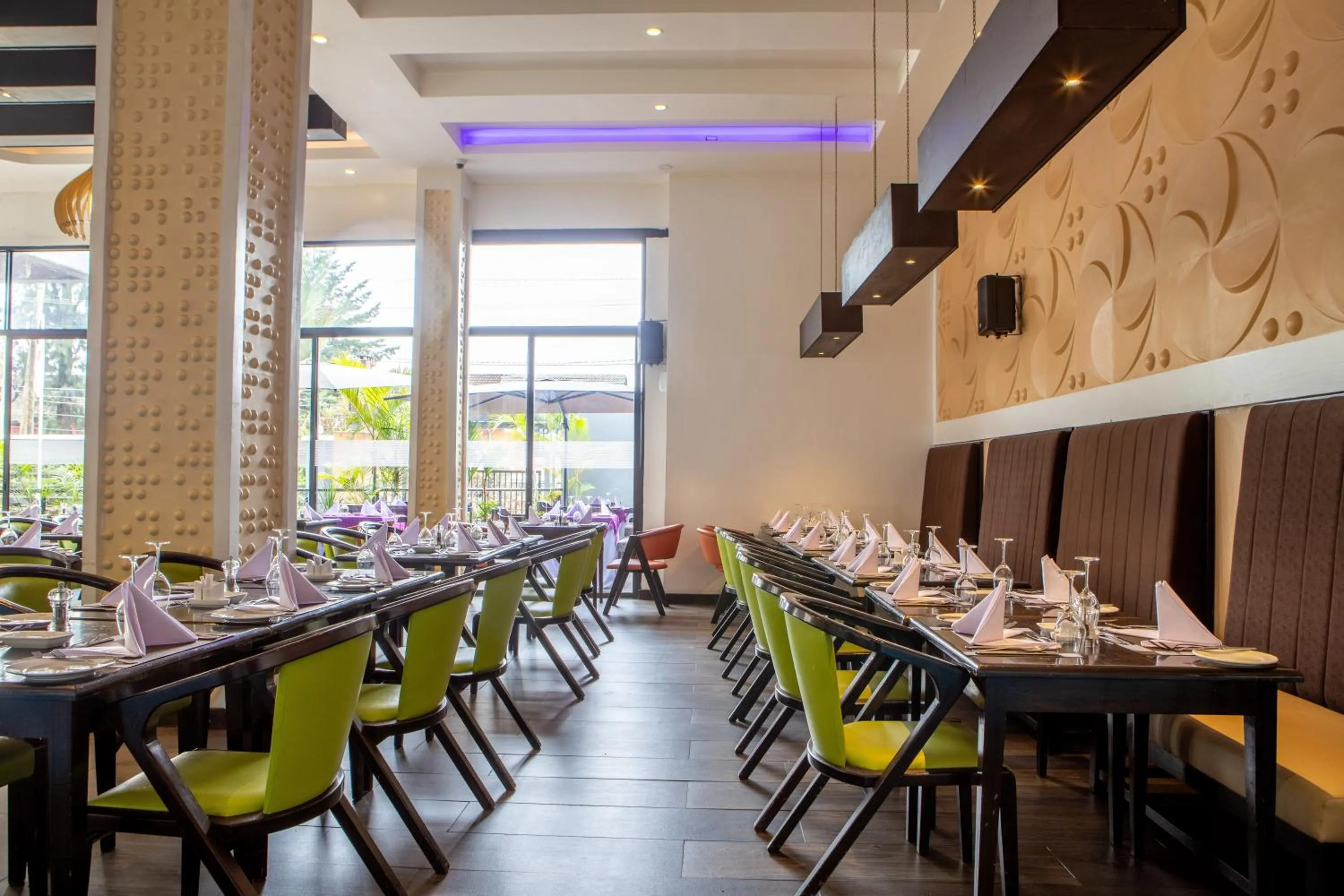 Restaurant/places to eat in The Emory Hotel