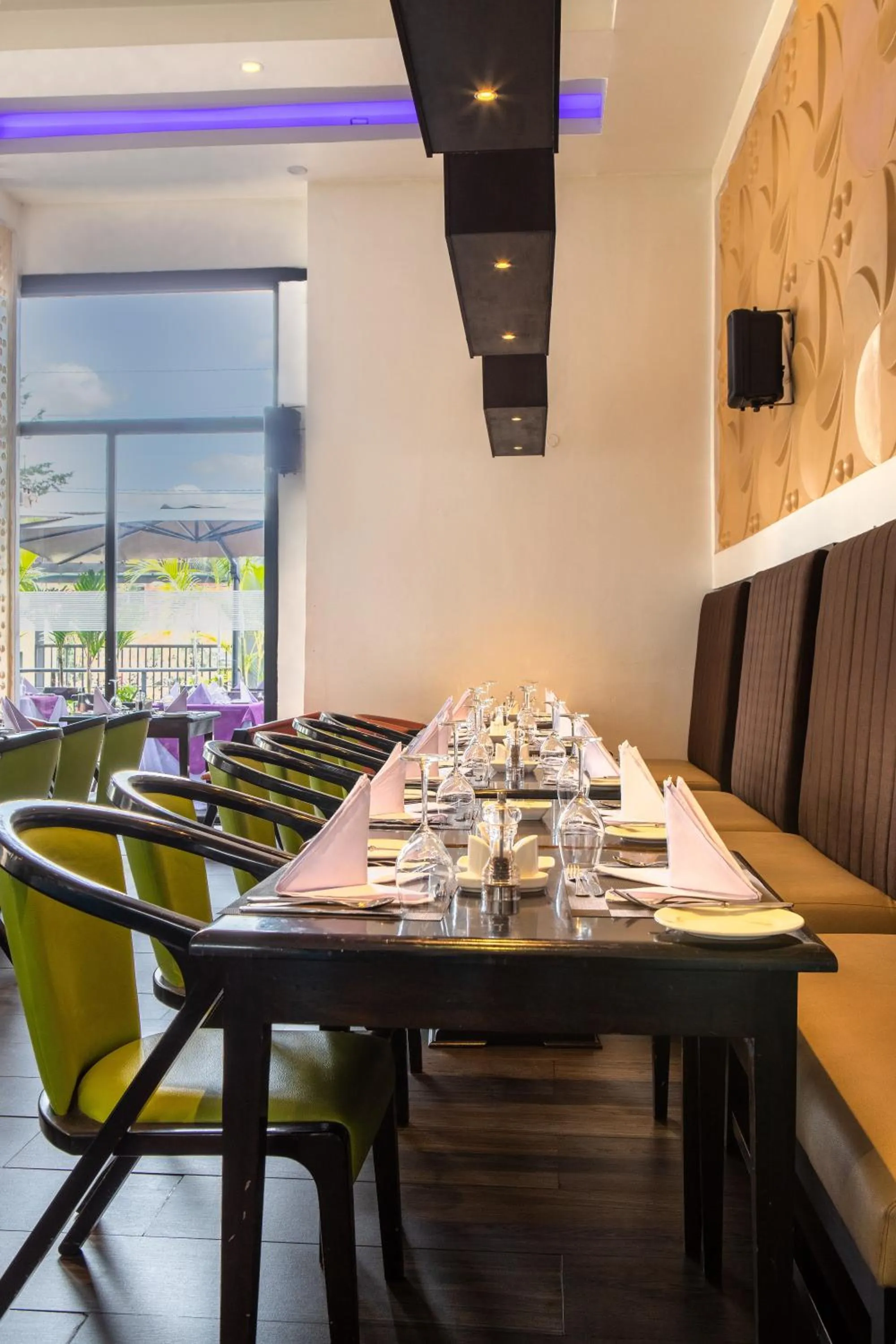 Restaurant/places to eat in The Emory Hotel