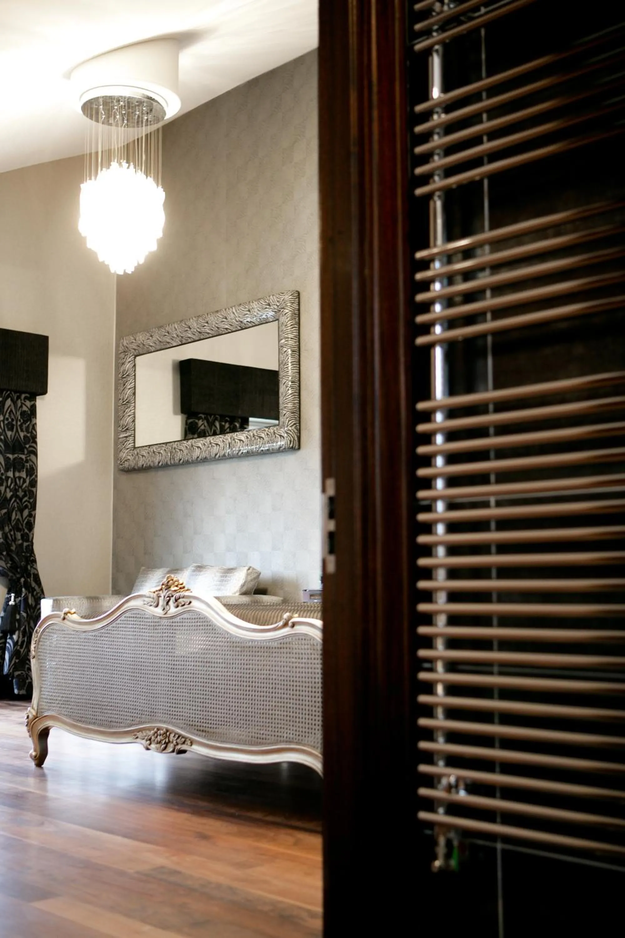 Bed in Windermere Suites