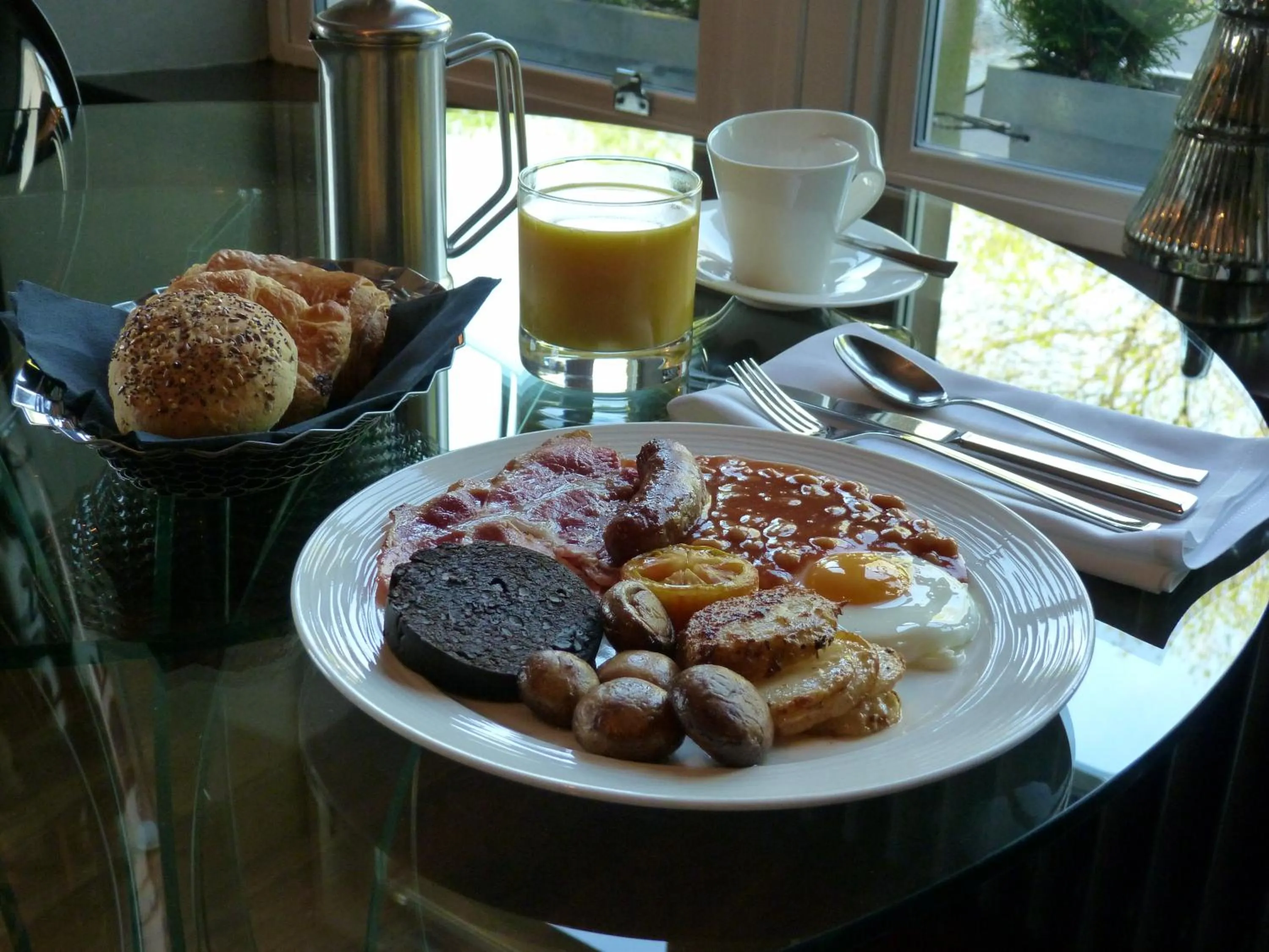 English/Irish breakfast in Windermere Suites