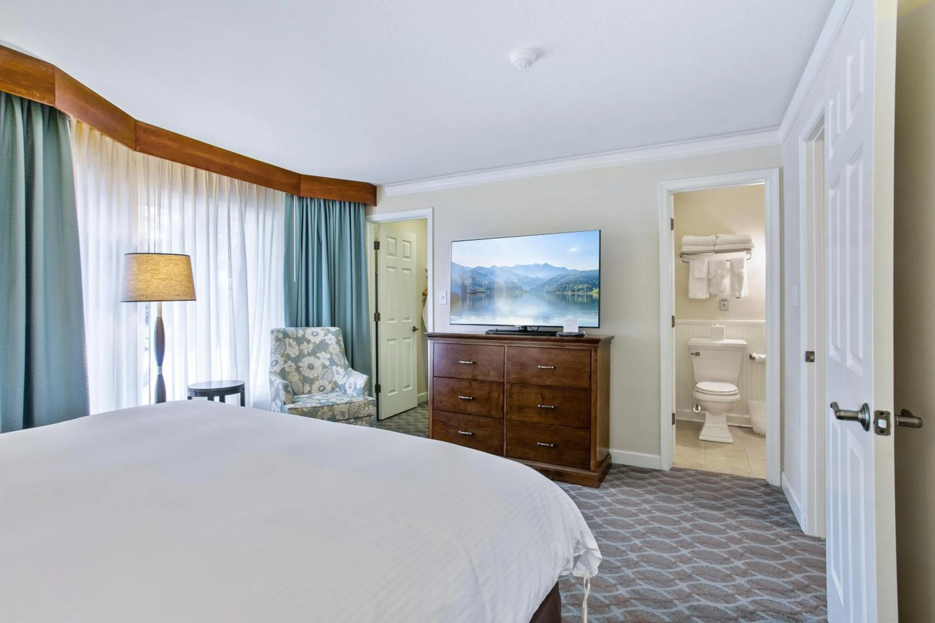 Bedroom, Bed in Kingsmill Resort