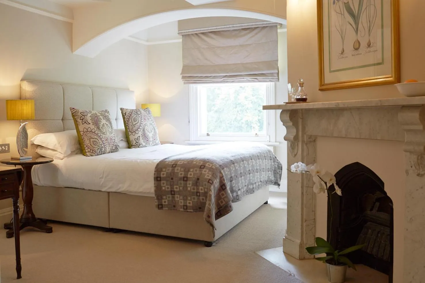 Garden view, Bed in Castle House Hotel