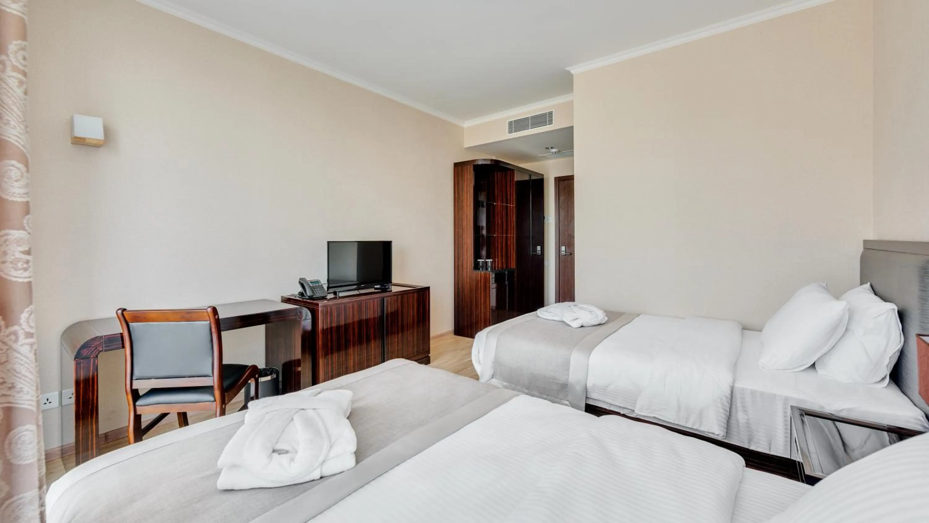 Bed in Lisi Hills Hotel