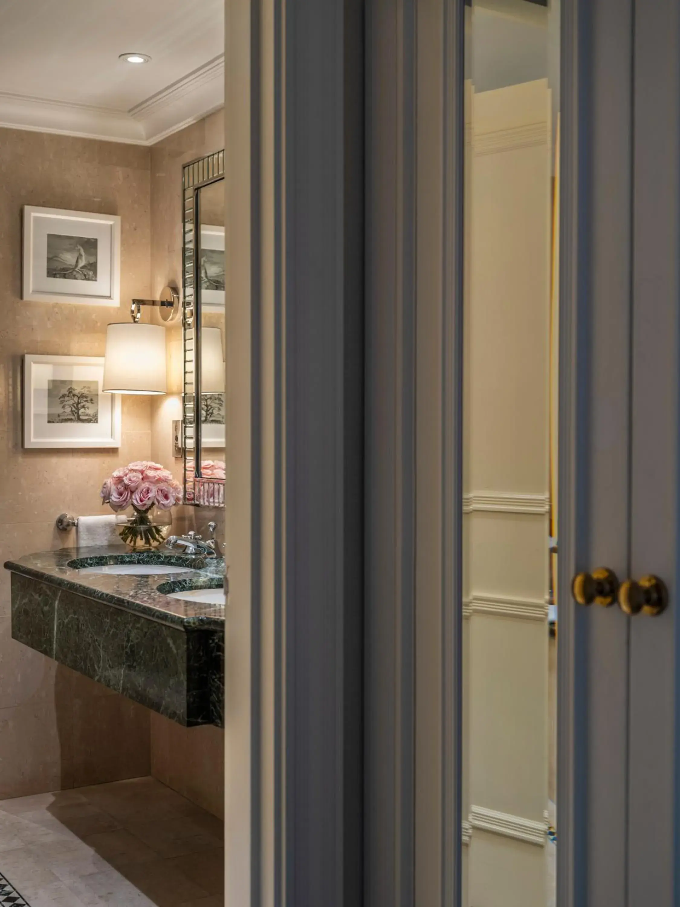 One-Bedroom Suite with City View in The Langham Sydney One-Bedroom Suite with City View in The Langham Sydney