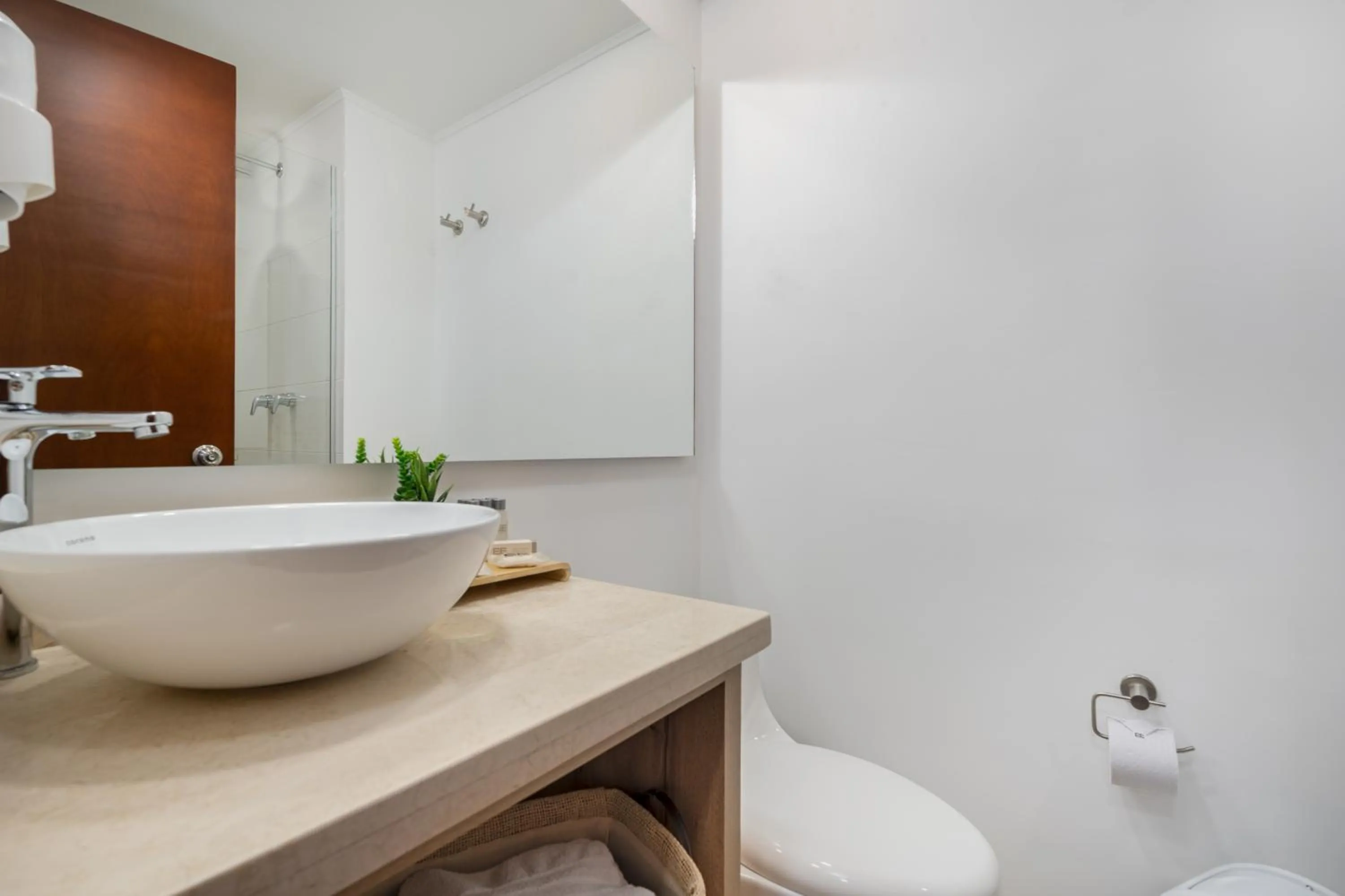 Bathroom in Hotel Leblon Suites Milla de Oro