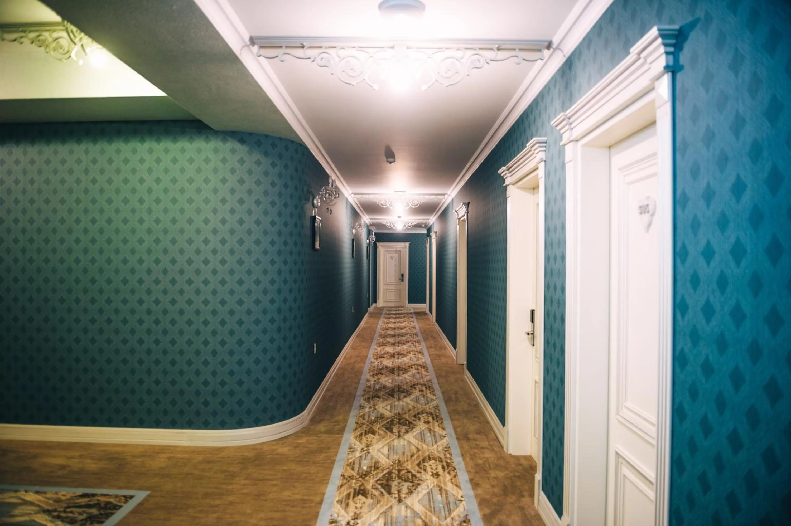 Floor plan in Emerald Suite Hotel