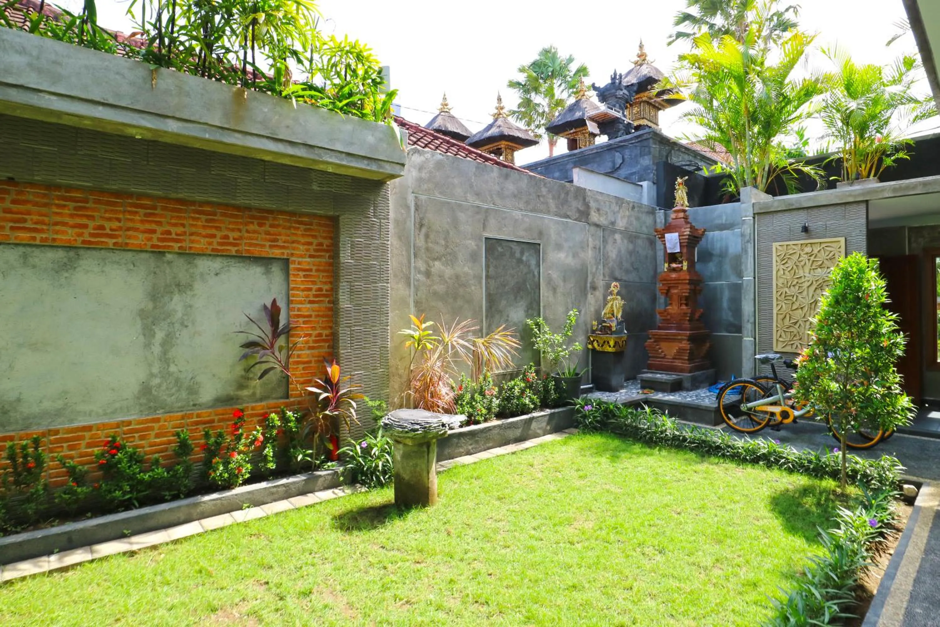 Garden in Gempita House Legian Bali