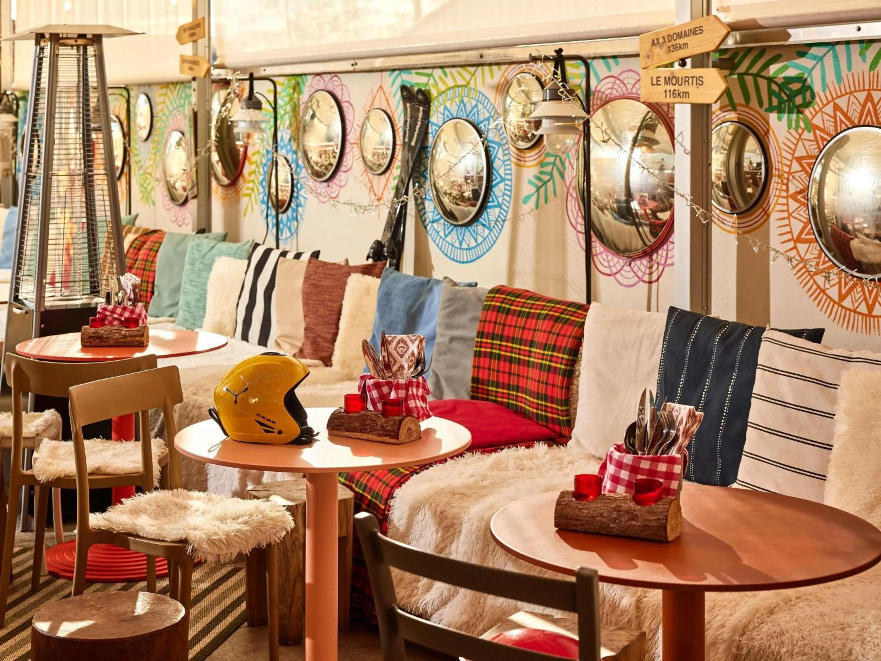 Lounge or bar in Mama Shelter Toulouse