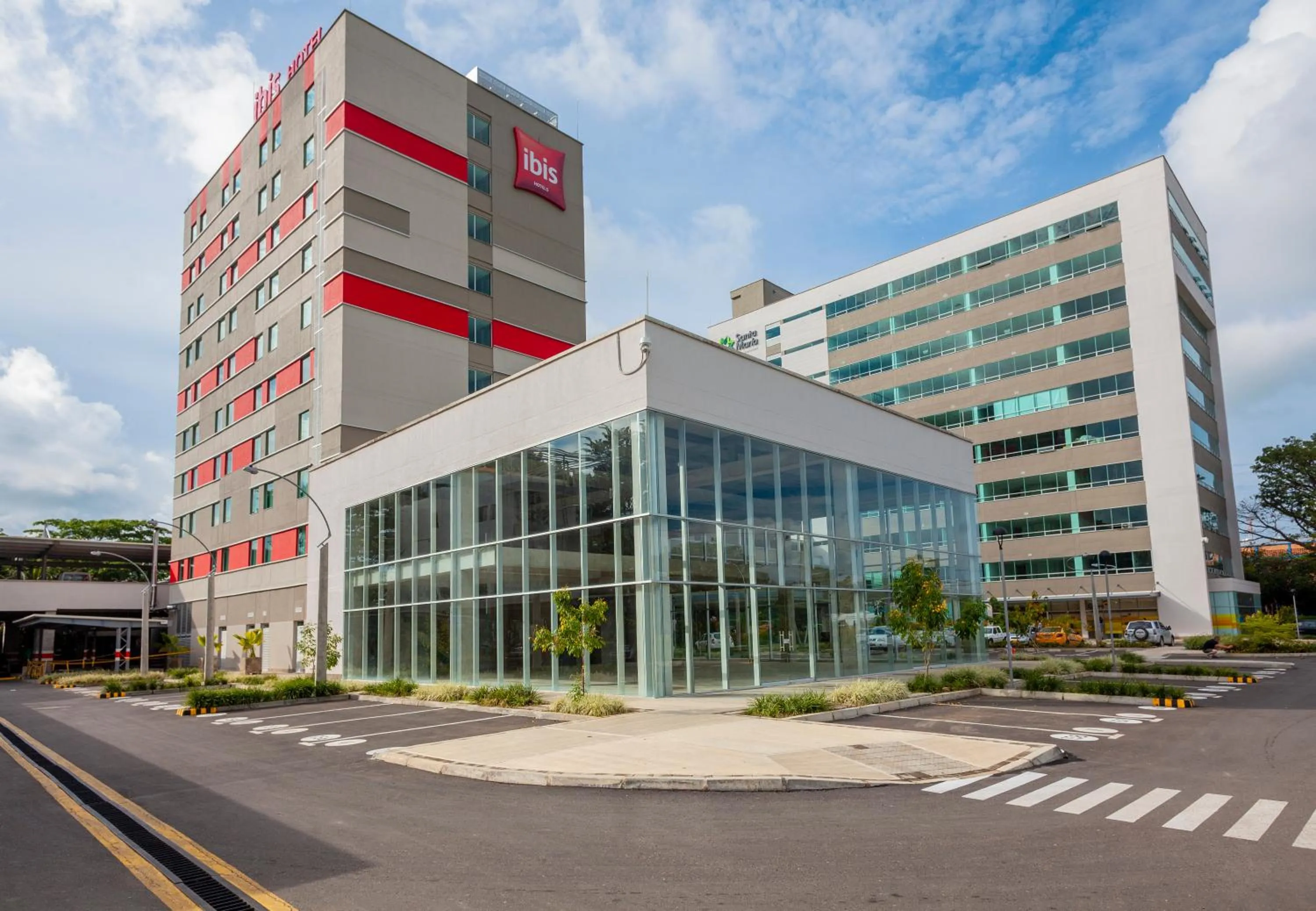 Property building in ibis Apartado