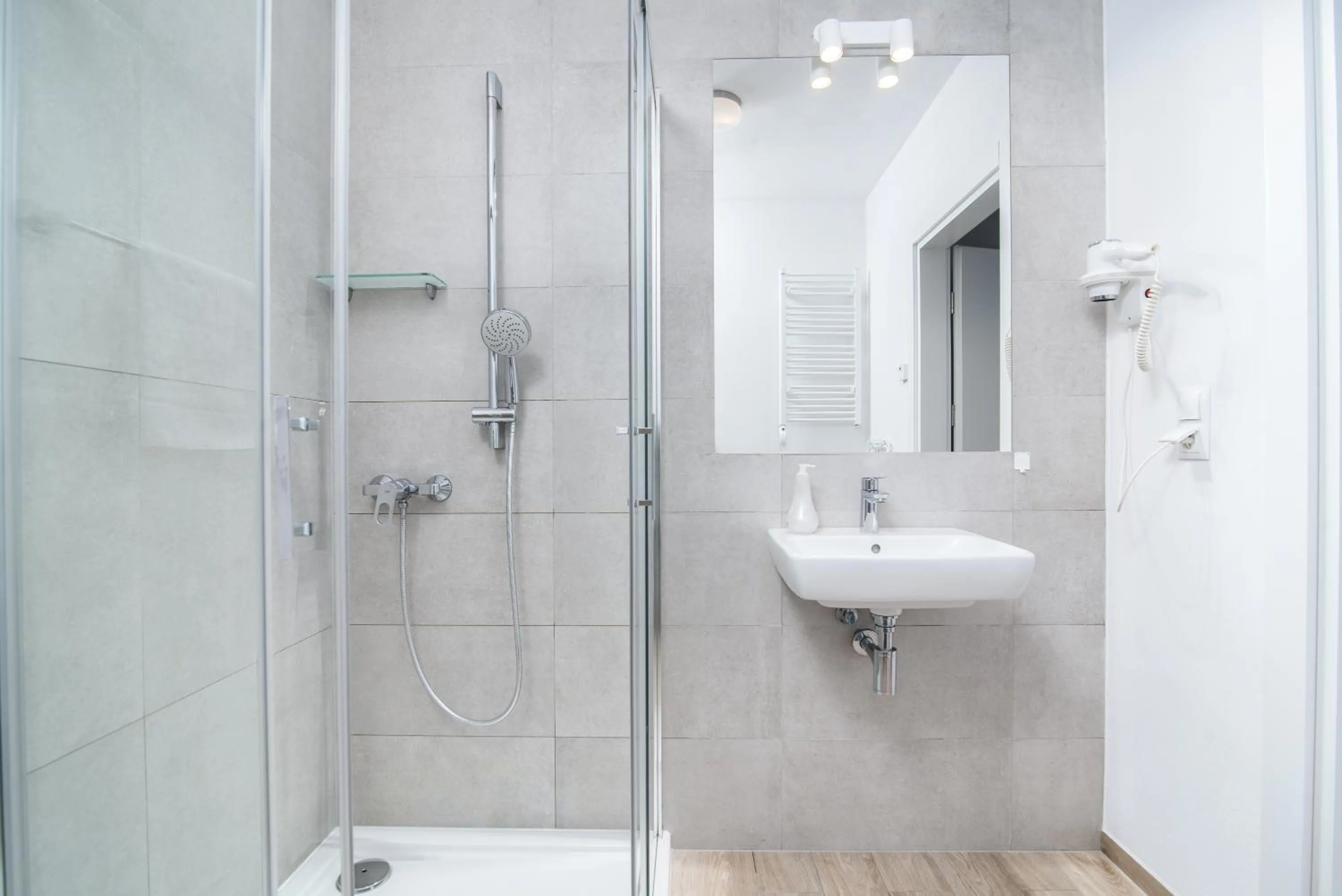 Shower in Porto Bello