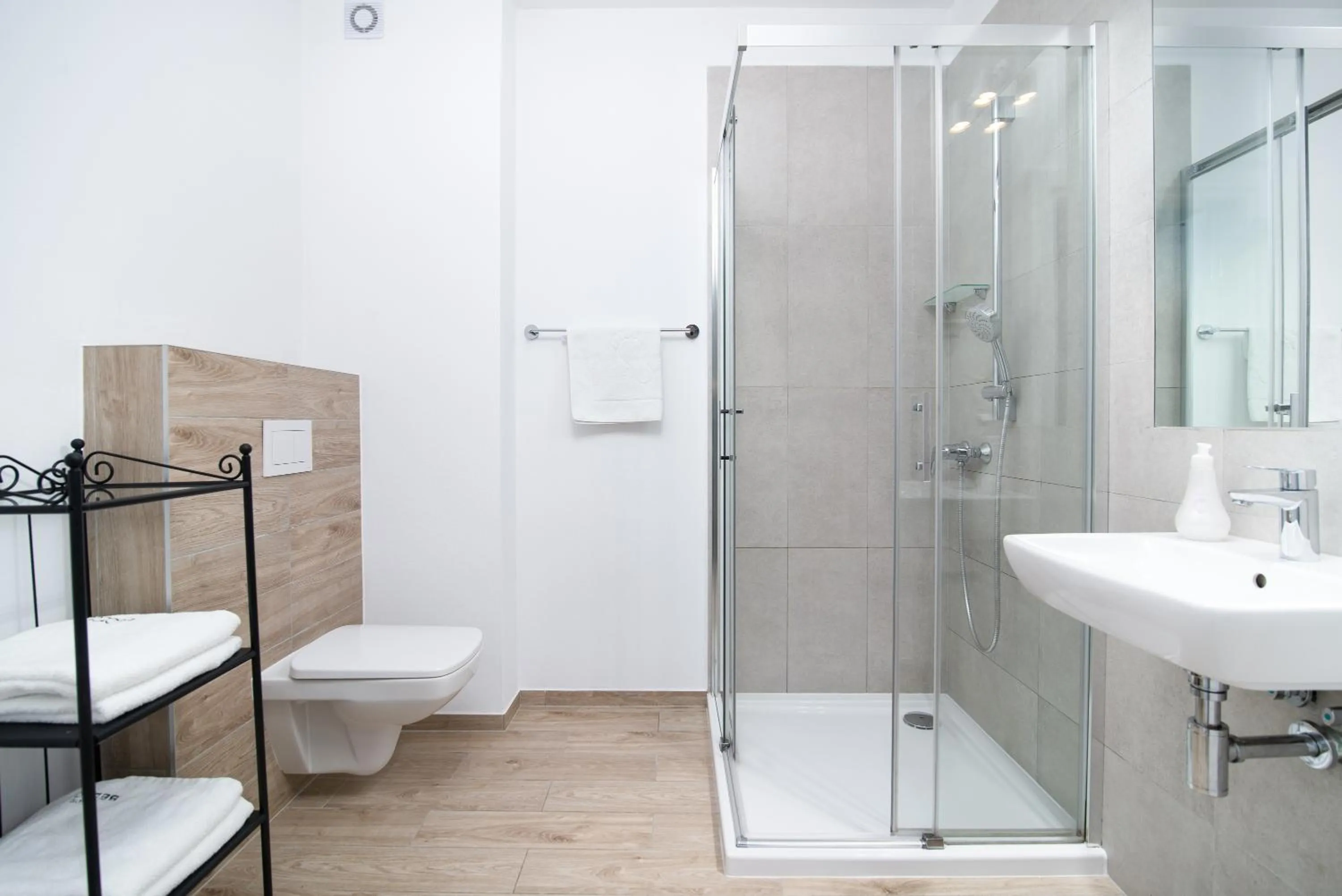 Shower in Porto Bello