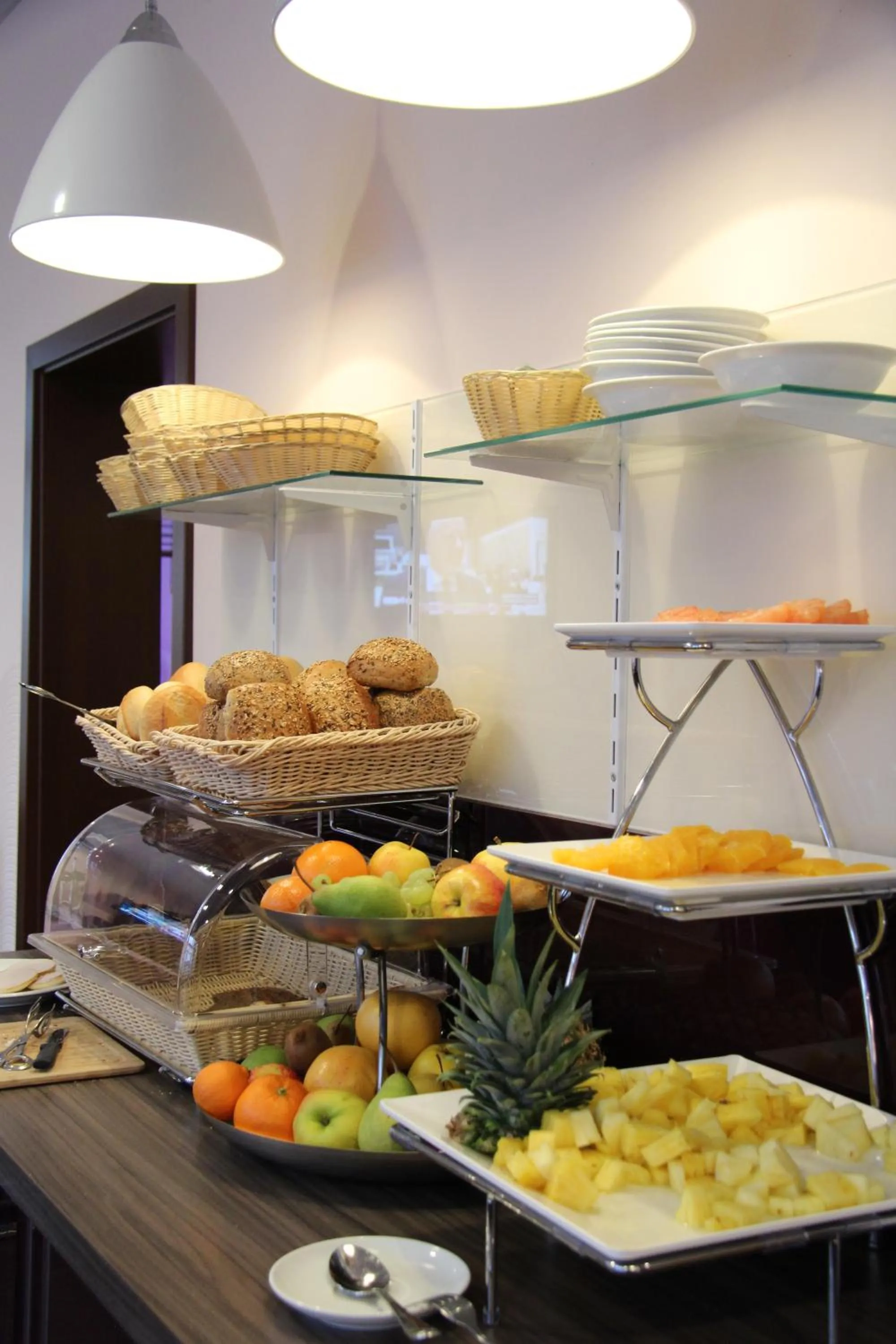 Food and drinks in Adena Hotel